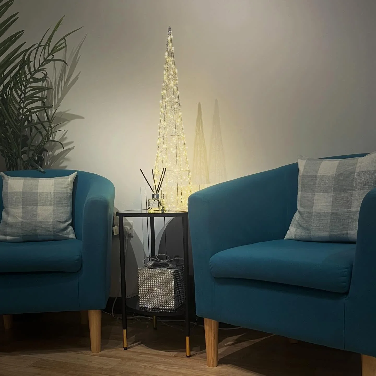 We&rsquo;re getting ready for Christmas here at the clinic. 🎄🎅

My diary is filling fast so if you want to get any niggles sorted before our Xmas break then get in touch now. 

 🔗 Link in bio to book online @physioandsportsinjuryclinic 
.
.
#physi