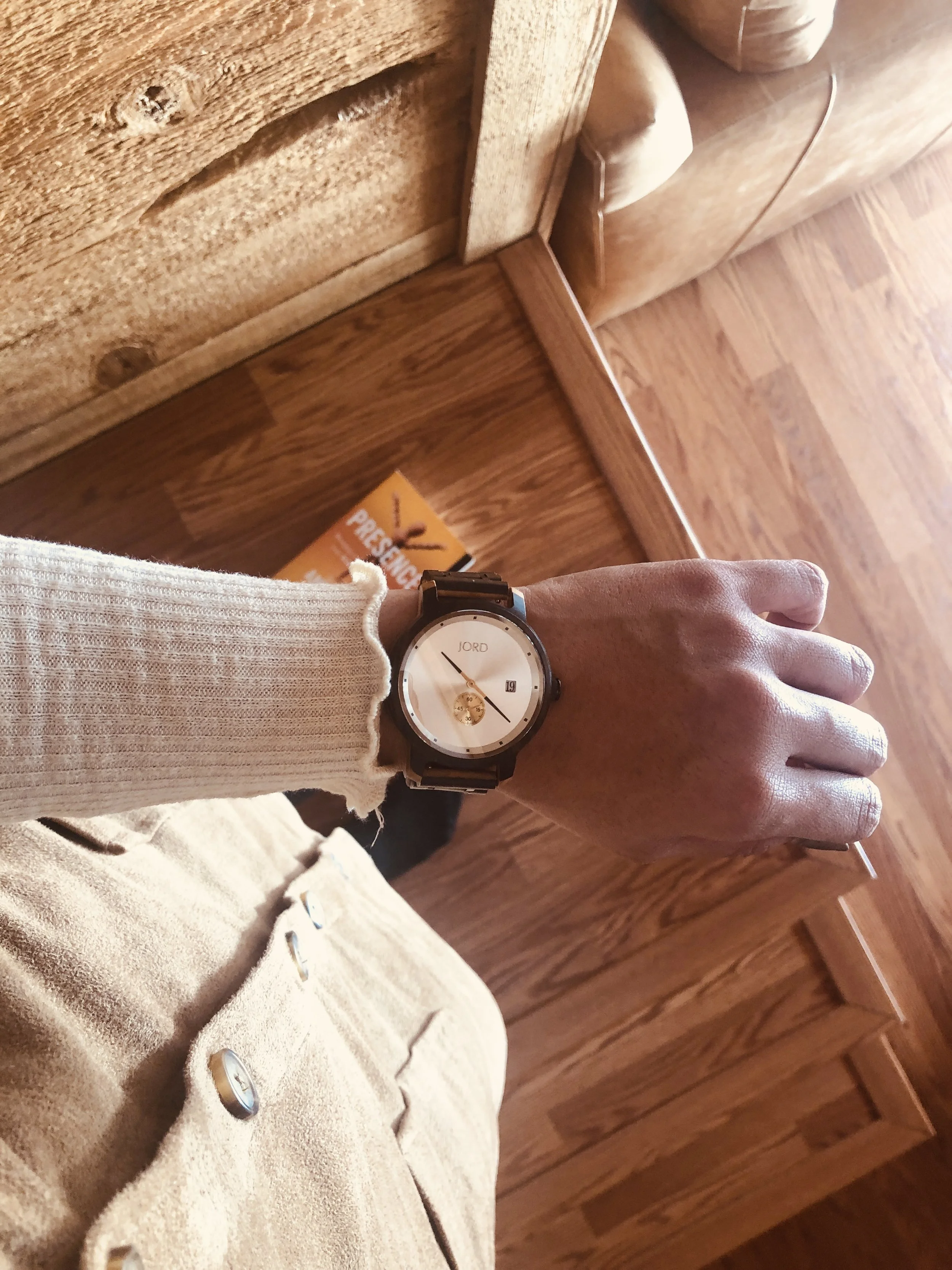 A timeless piece featuring JORD Watches . I’m wearing the HYDE Sandalwood + Ivory piece, check this out to win $100 towards your own classic, all-natural wooden watch.