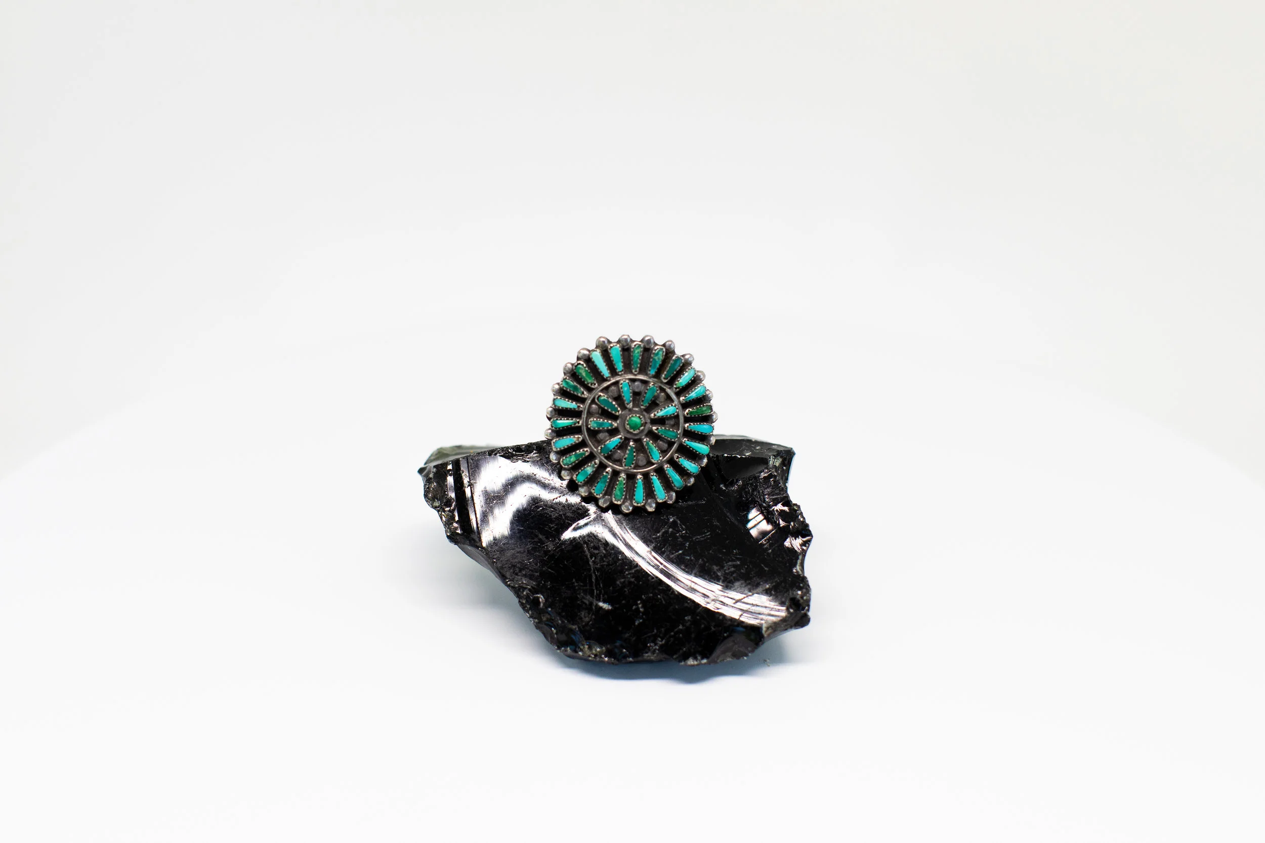 Needle Point Shield Ring
