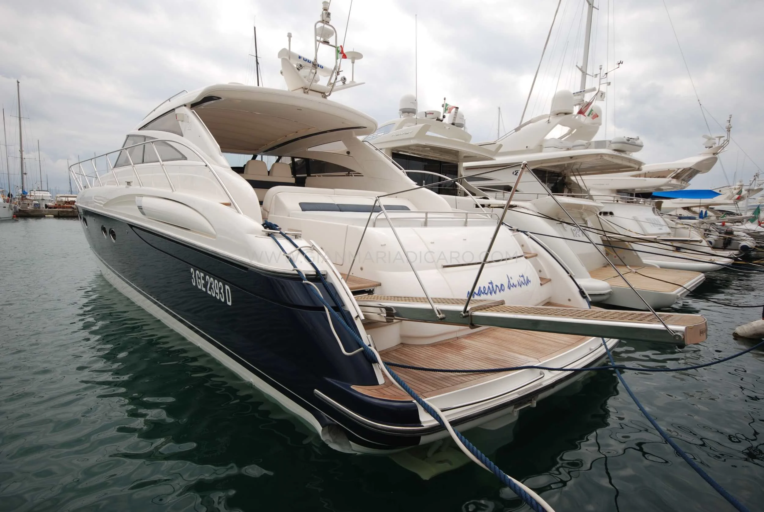 princess-yachts-v58-maestro-di-vita-for-sale-2.jpg