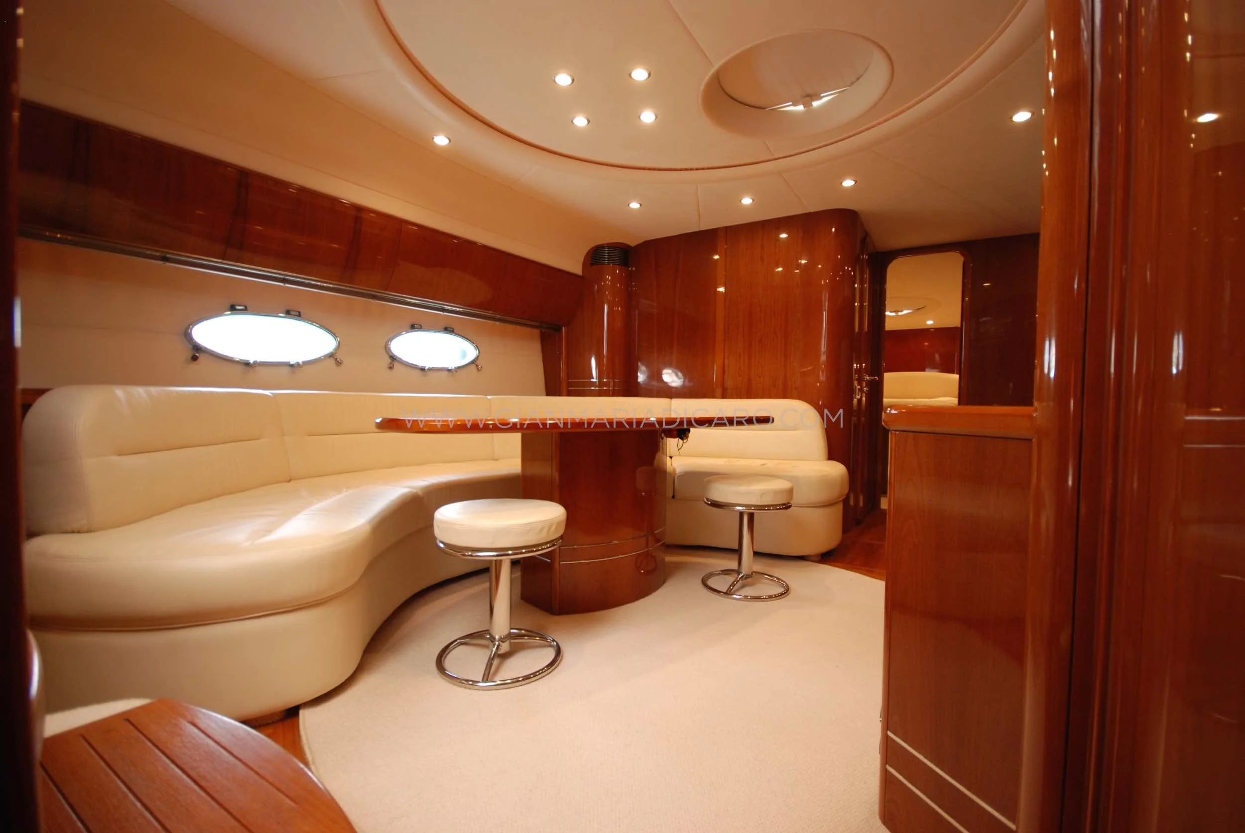 princess-yachts-v58-maestro-di-vita-for-sale-13.jpg