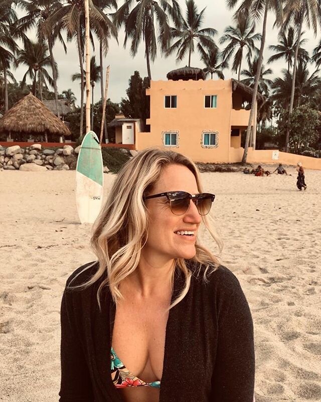 My mantra lately: Smile and Expect Good Things. So I am happy that @wanderingtastebudz caught me smiling. 📷 A smile is the prettiest thing you can wear. #mantra #smile #quarantinelife #sonrisa #sayulitamexico #sayulitabeach #smileforever #surfgirl