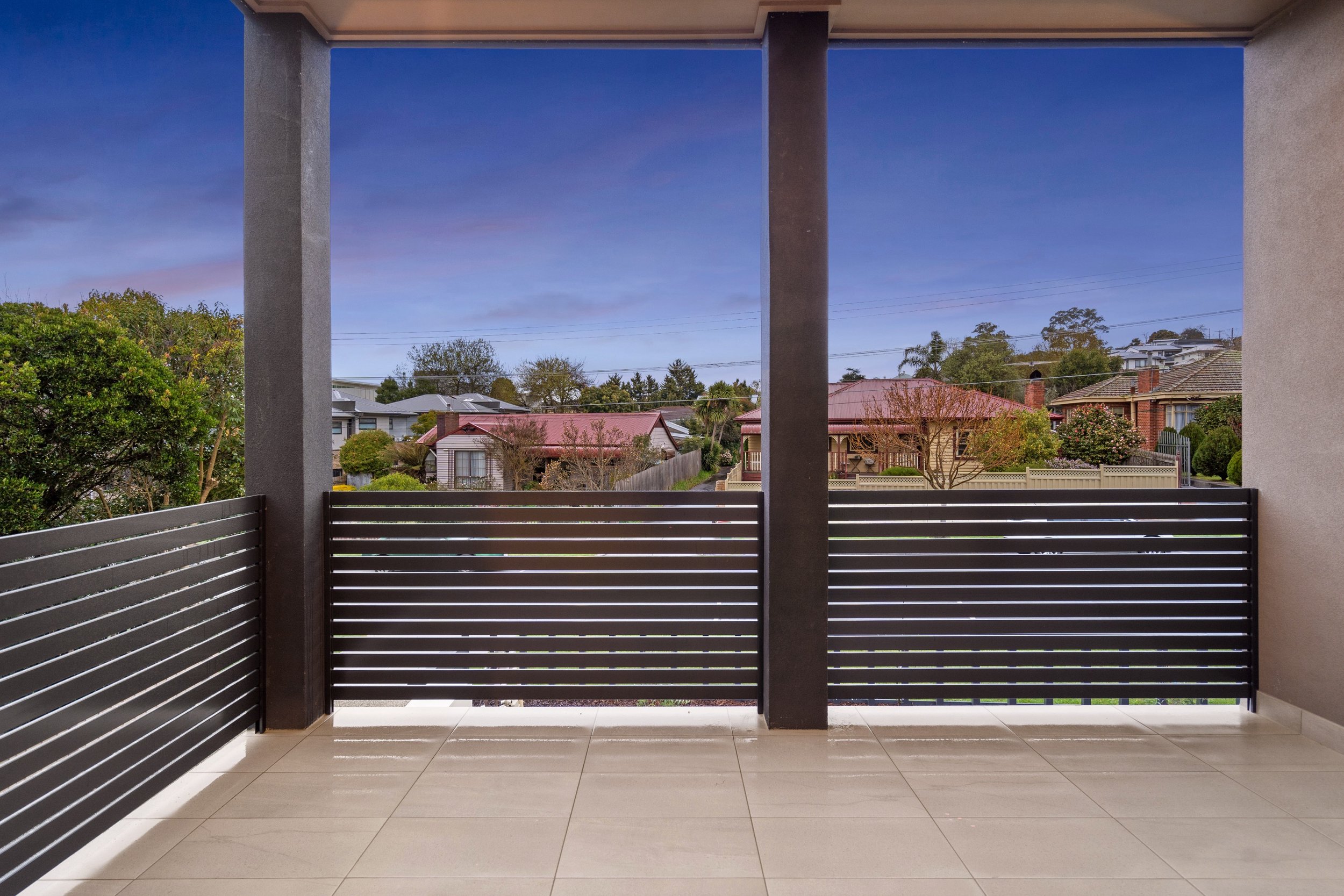 Inside_034_Balcony_14_Deschamps_St_Lilydale.jpeg