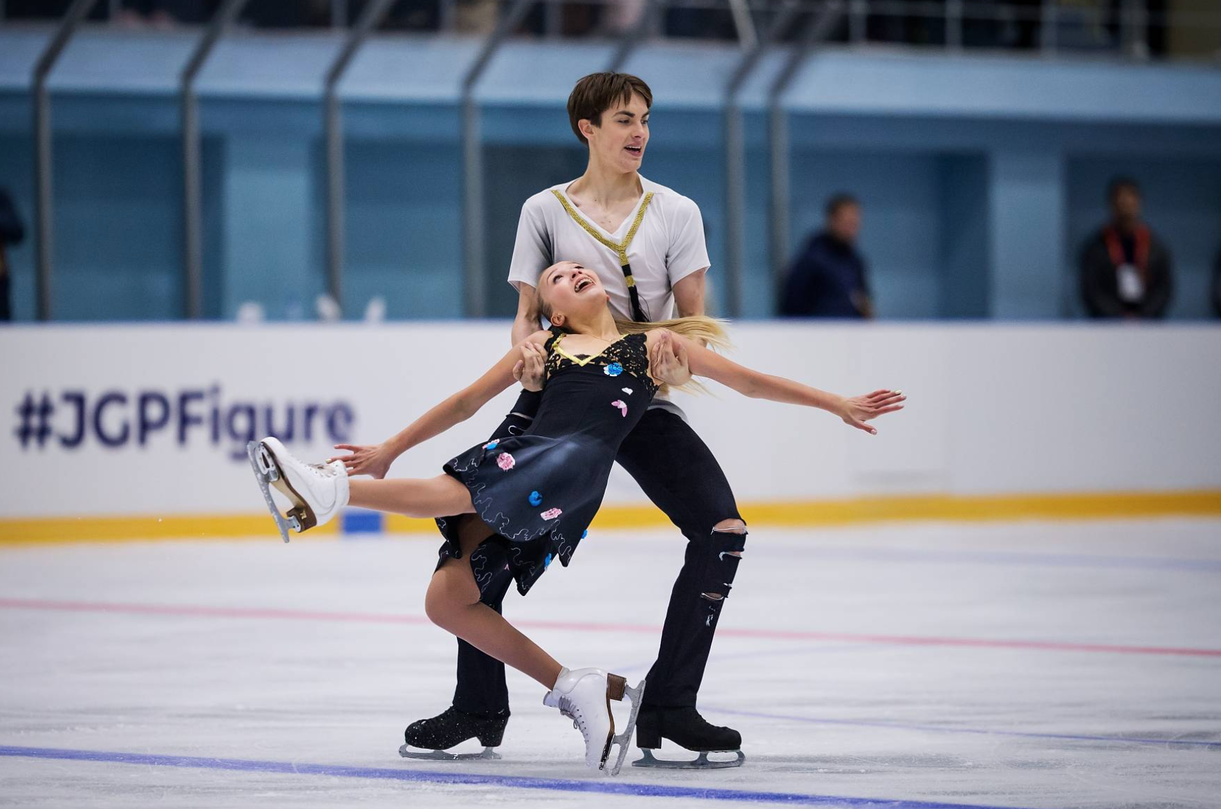 Arina Ushakova and Maxim Nekrasov (RUS) perform their Free Dance to “Black Cat, White Cat” at JGP Armenian Cup ( Photo Credit: ISU )