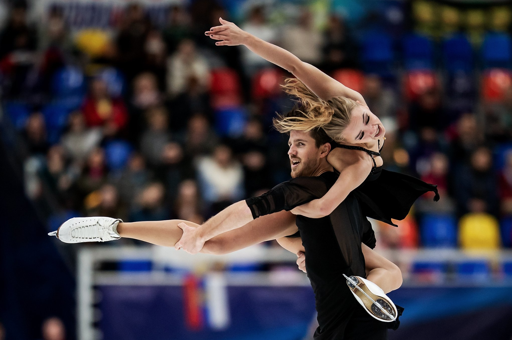 Alexandra Stepanova and Ivan Bukin (RUS) perform their Free Dance at Rostelecom Cup 2018 ( source )