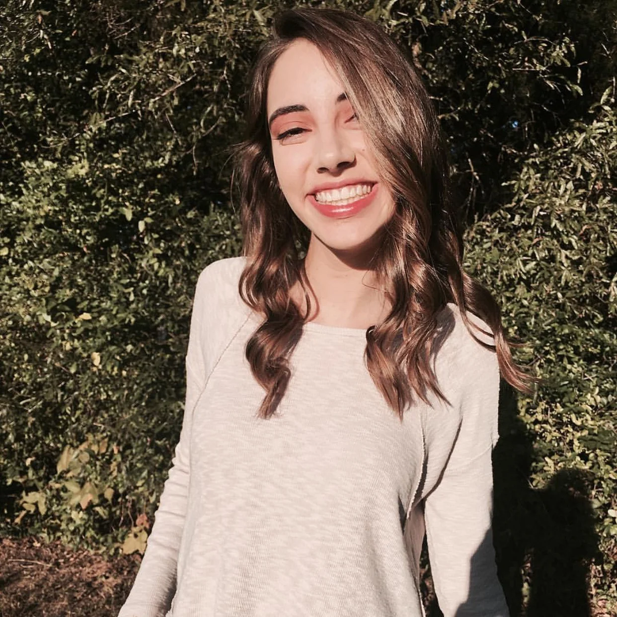 Dani (USA), Production Support @danielleskating on Twitter. I’m a competitive figure skater, coach, and judge, as well as the 2017 Showcase National Champion.