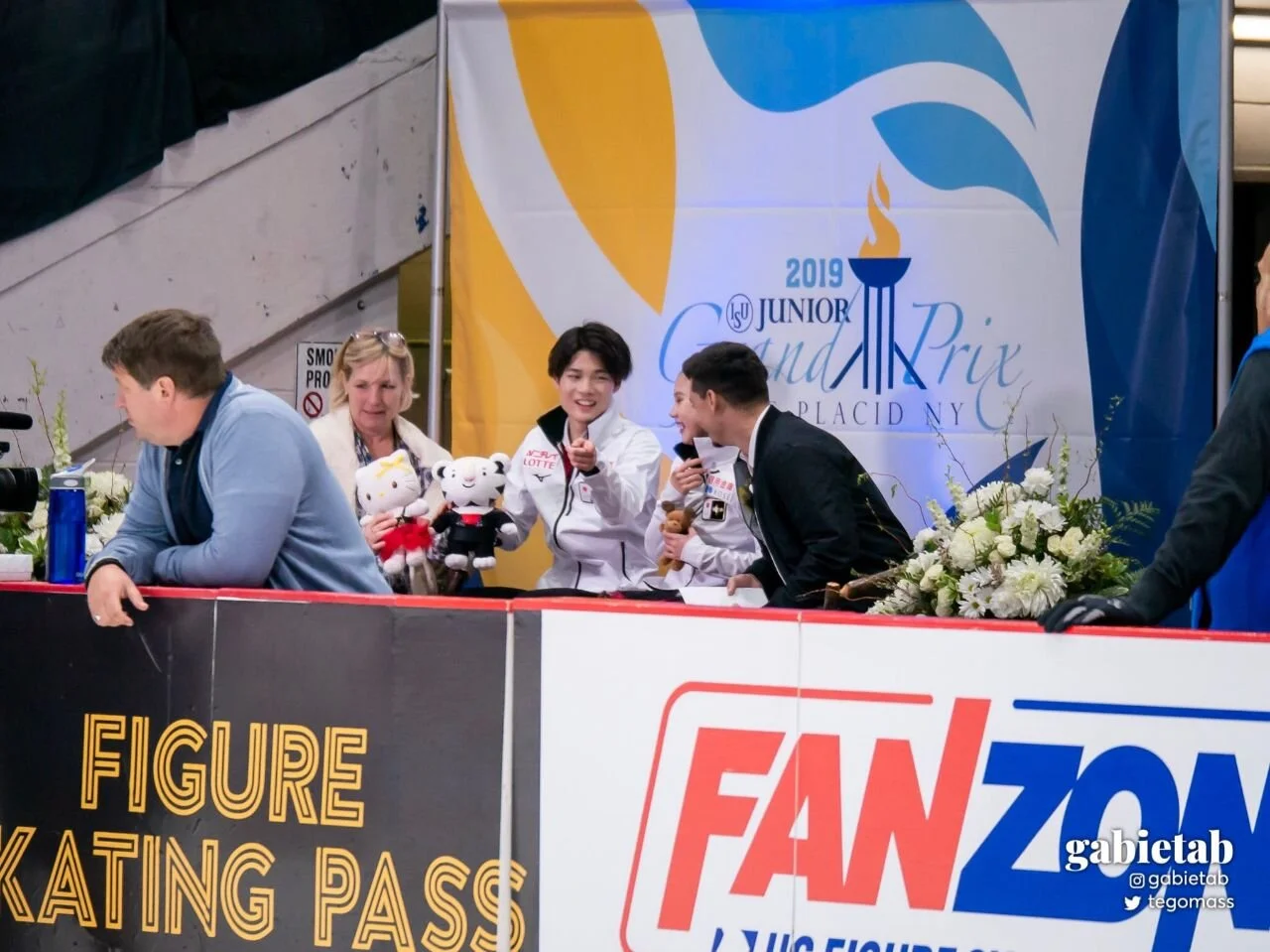 Utana and Shingo in the Kiss and Cry after the Free Dance.