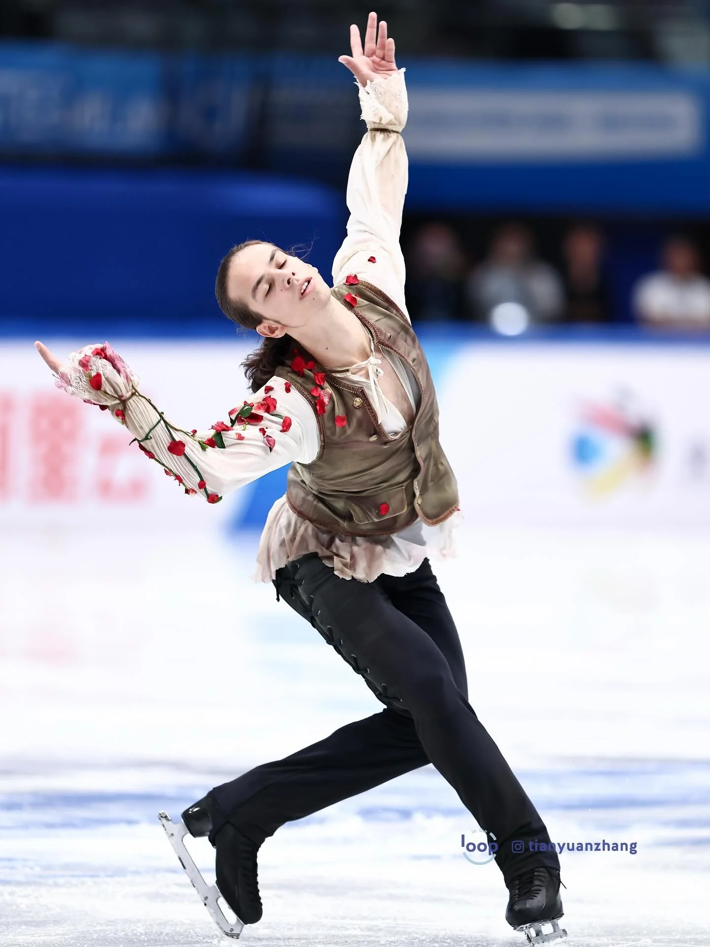Results of the Men's Short Program at #SkateToMilano #ChineseNebelhorn

1. #PetrGumennik (AIN) - 93.80
2.#DonovanCarrillo (MEX) - 84.97
3.#FrancoisPitot (FRA) - 81.24
4.#HyungyeomKim (KOR) - 74.69
5.#DavideLewtonBrain (MON) - 73.56

📸 @tianyuanzhang