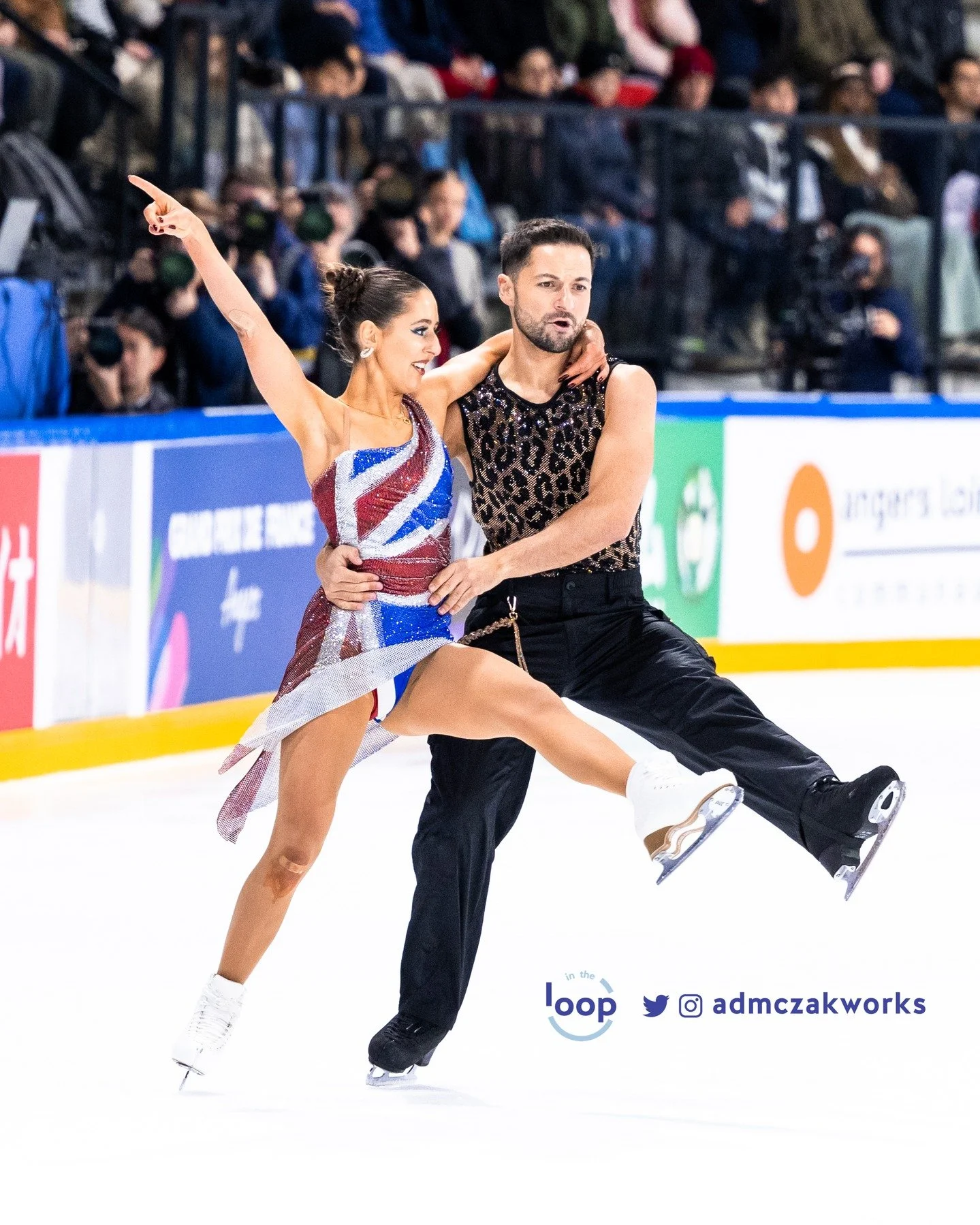 Top three ice dance teams + some highlights from the rhythm dance at #GPFigure France
📸 @admczakworks