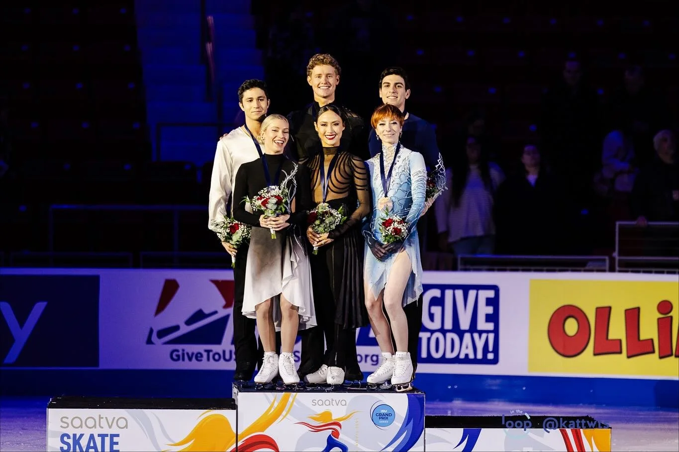 The ice dance medalists at 2025 #SkateAmerica #GPFigure ✨

🥇 Madison Chock/Evan Bates 🇺🇸 
🥈 Marjorie Lajoie/Zachary Lagha 🇨🇦 
🥉 Evgeniia Lopareva/Geoffrey Brissaud 🇫🇷

📸 @kyao.photos