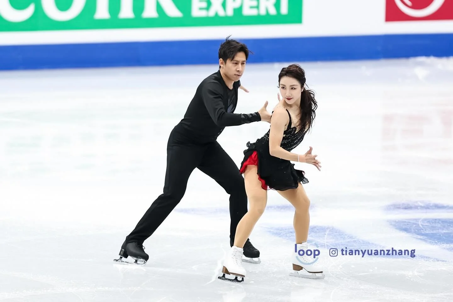 Results of the pairs short program at #4ContsFigure 

1. Wenjing Sui / Cong Han
2. Yuna Nagaoka / Sumitada Moriguchi
3. Alisa Efimova / Misha Mitrofanov 

📸 @tianyuanzhang