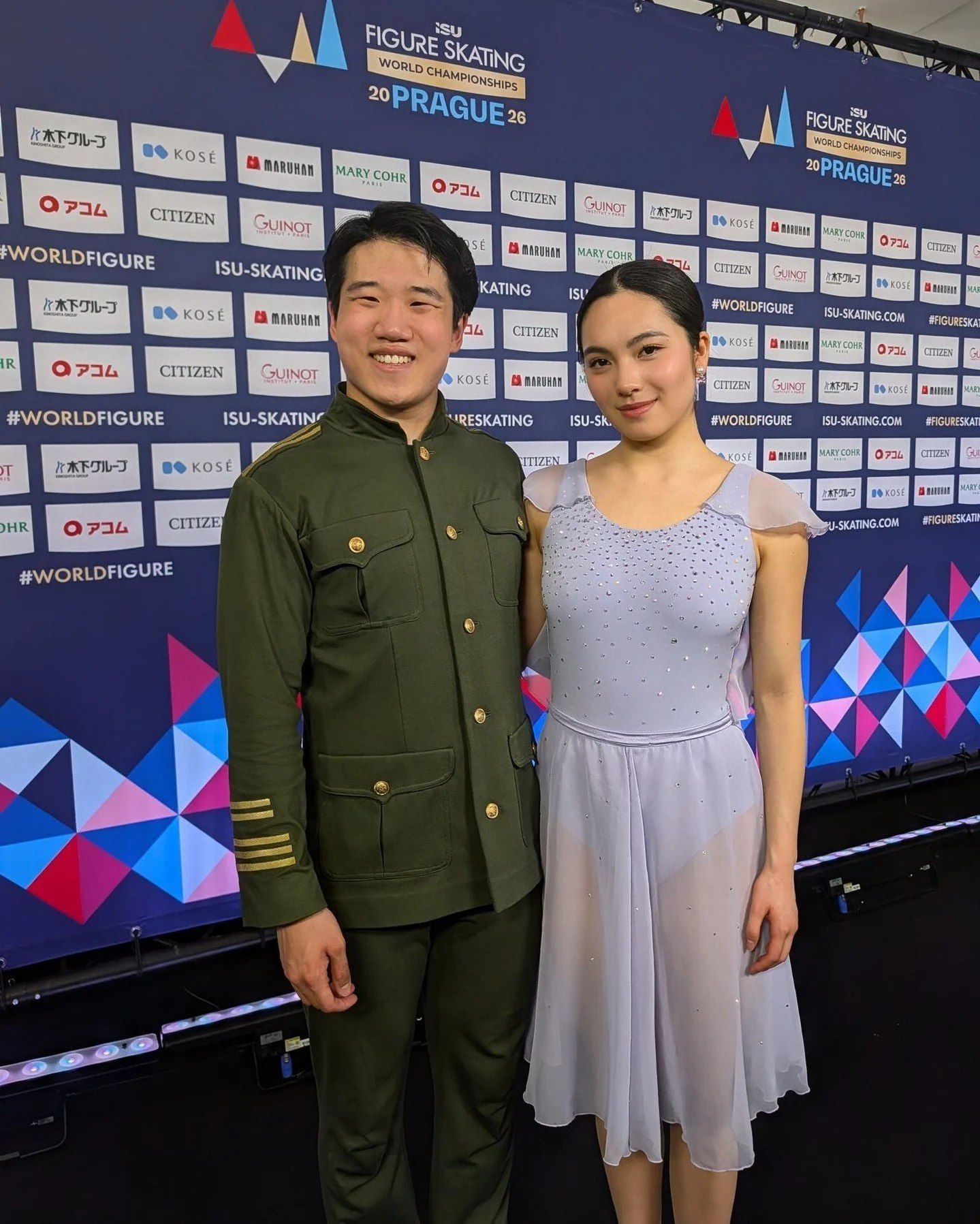 Hannah Lim / Ye Quan 🇰🇷 [108.99]: Being in Milan was super difficult, so we tried to surround ourselves with people, and we really used it as fuel to keep training. We started to do exercises and strategies and on off the ice. We also worked with a