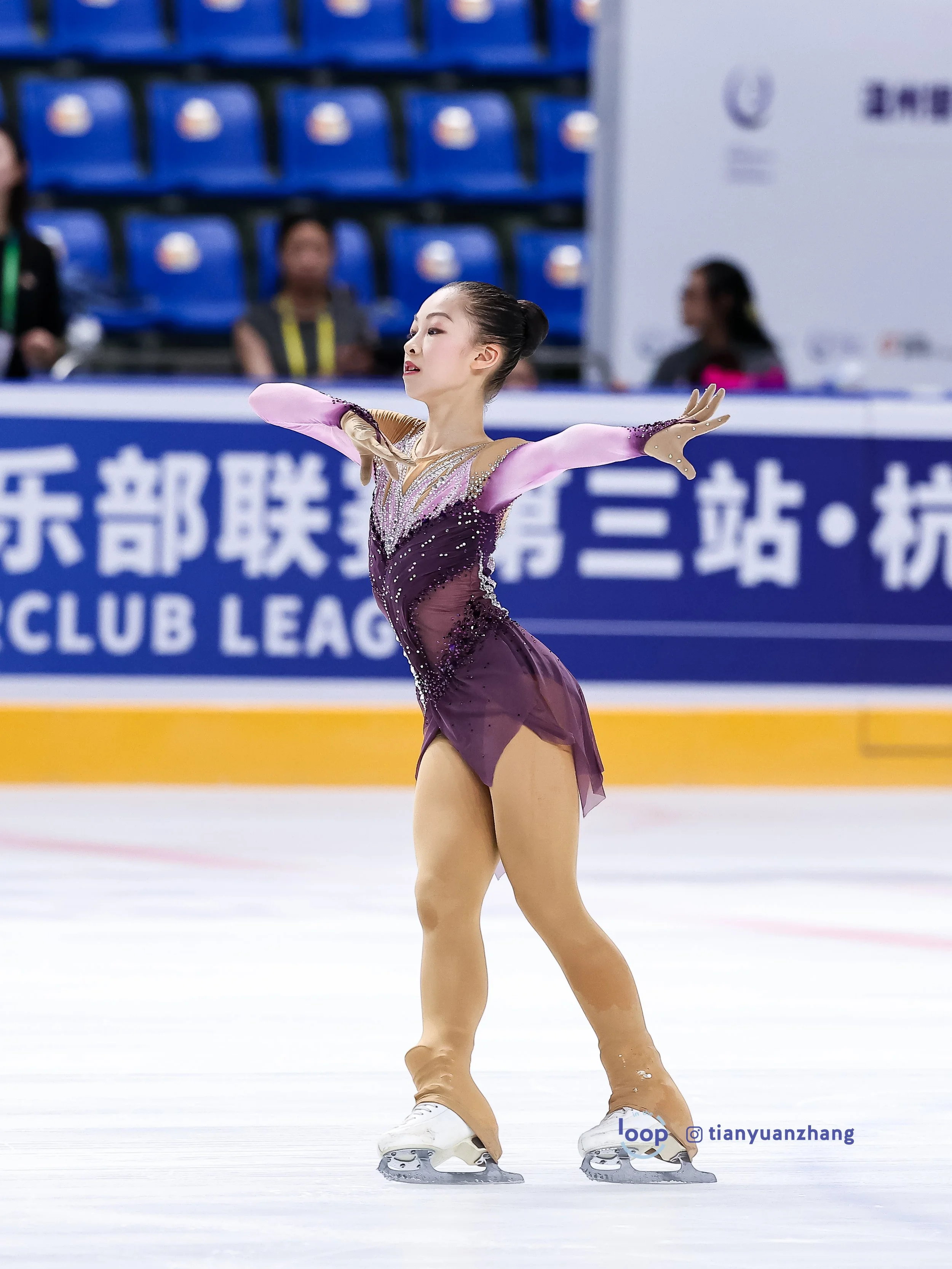 HU Ronghua 2.jpg