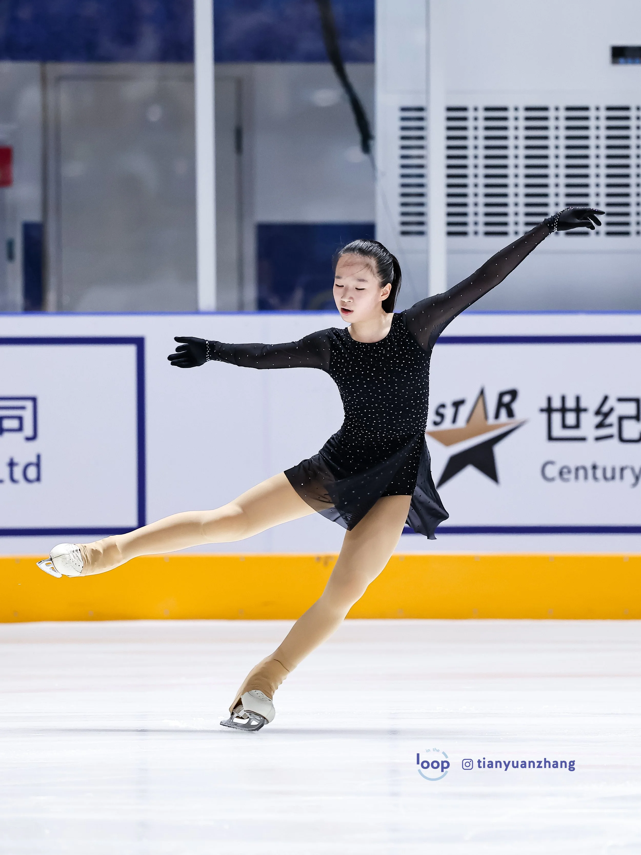 LI Yinxi.jpg