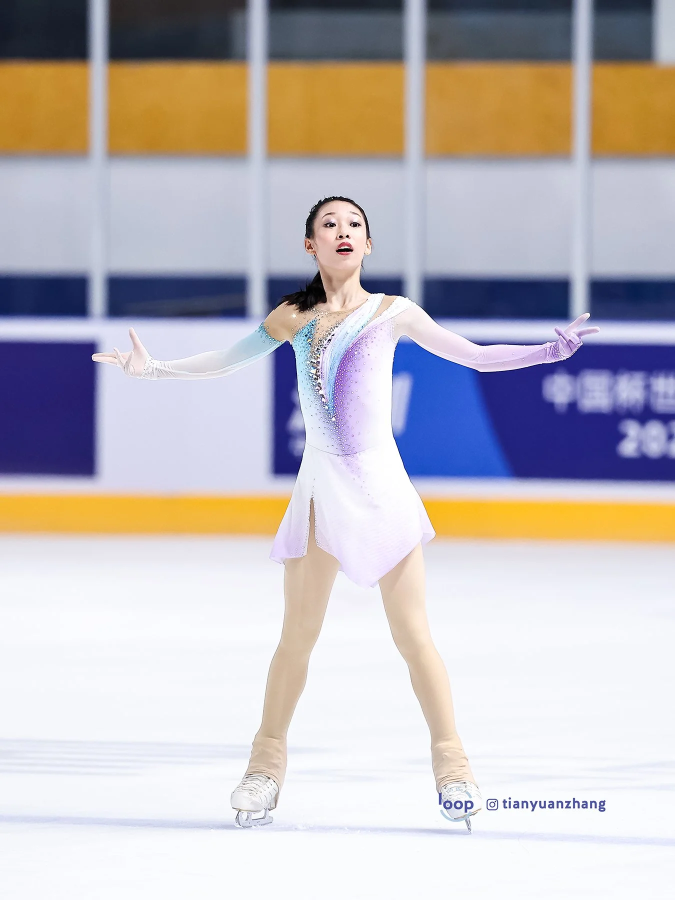 DONG Xincheng 3.jpg