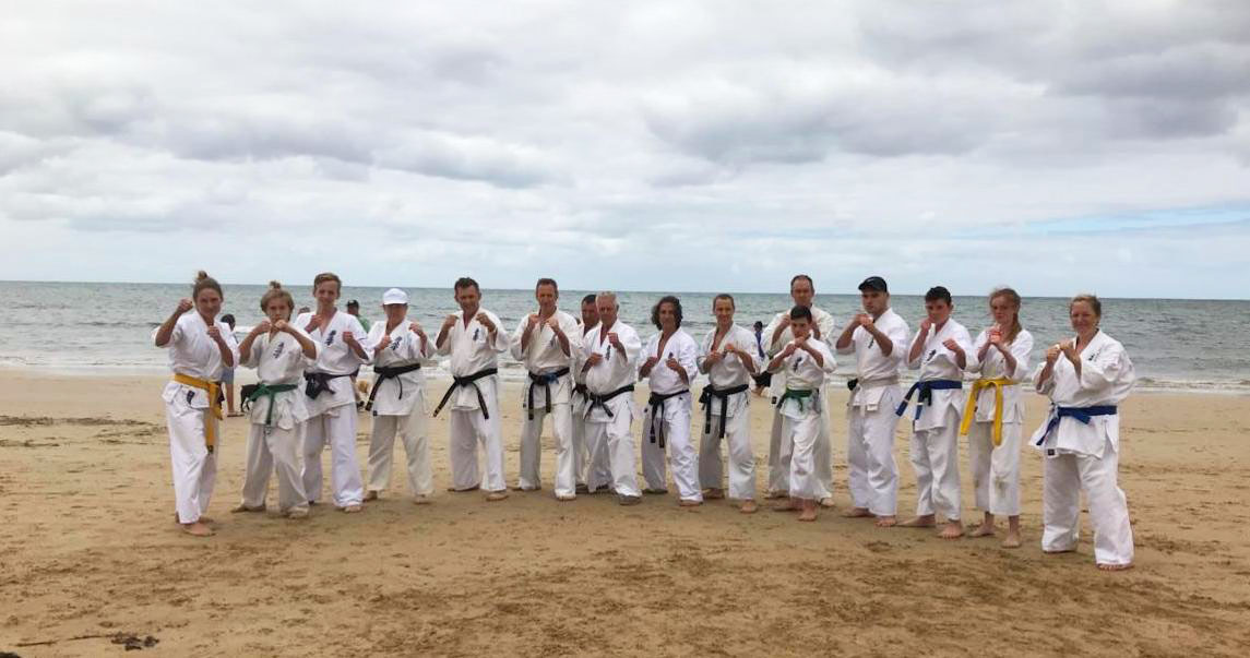 kyokushin-karate-bendigo_instructors-and-students.jpg