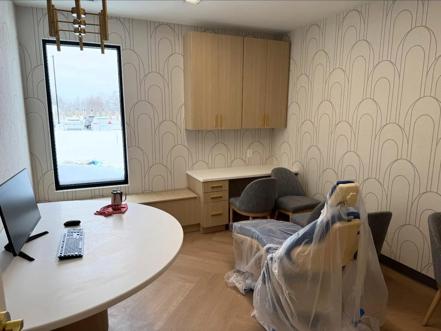 It&rsquo;s been a busy week installing cabinets and putting on the final touches at Drs. Sher&rsquo;s brand-new, state-of-the-art dental building in Mayfield Heights. 🦷✨
Husband-and-wife owners, a ground-up build, and opening day right around the co