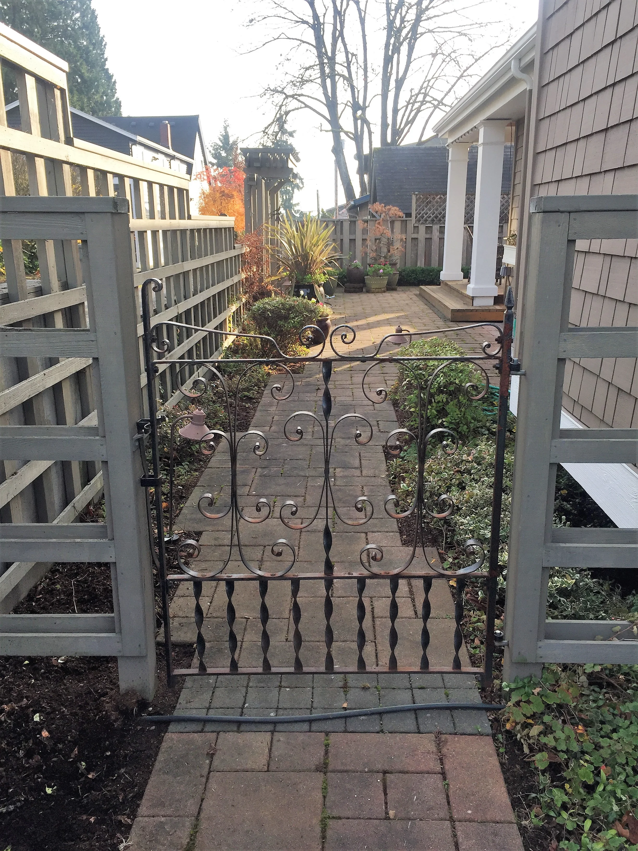115-eastsideyard2.jpg