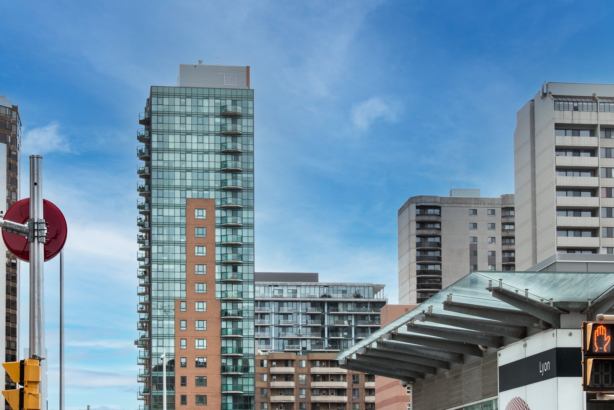 SOLD | 1405-445 LAURIER AVE W