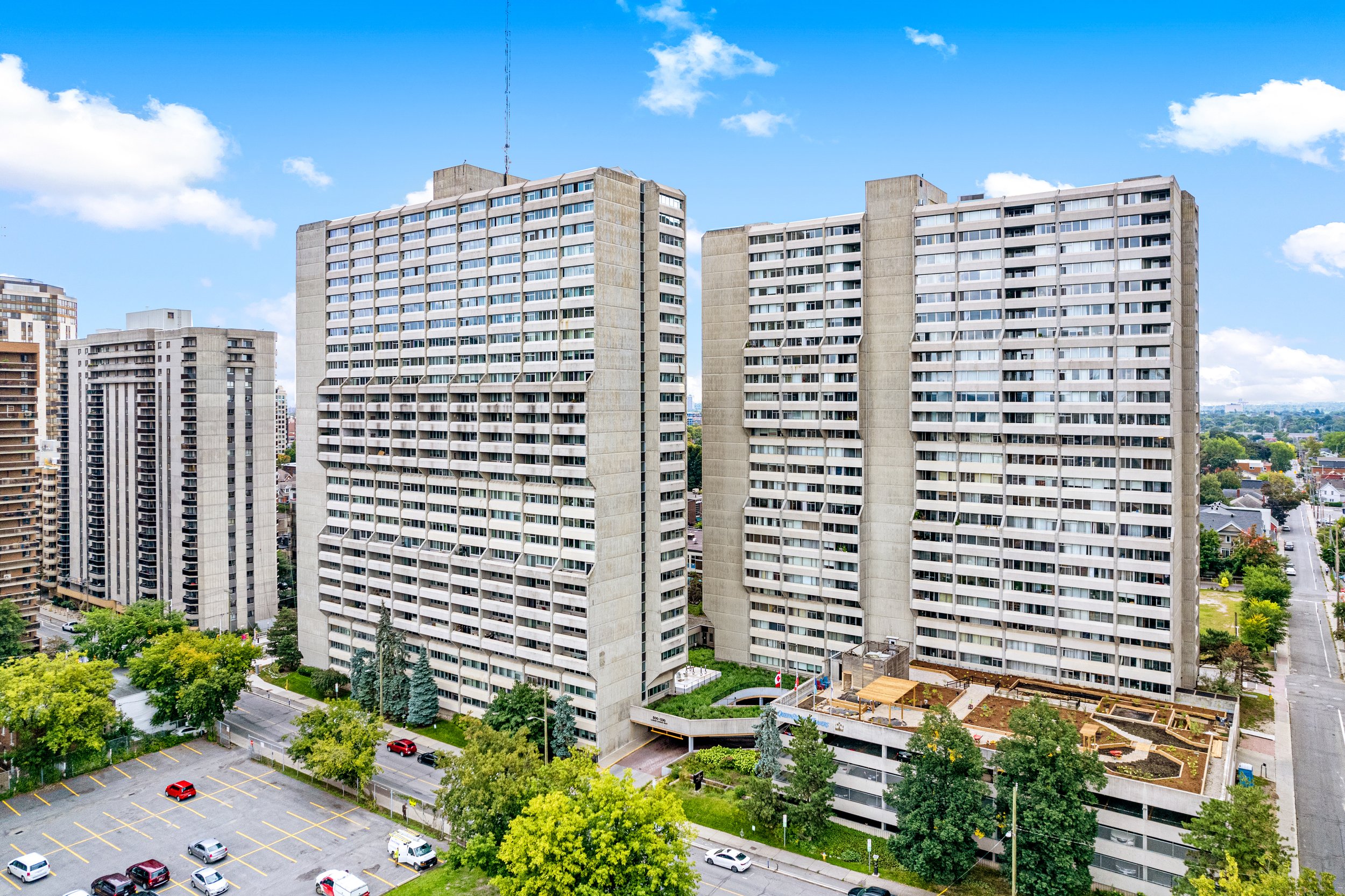 SOLD | 1509-500 LAURIER AVE W