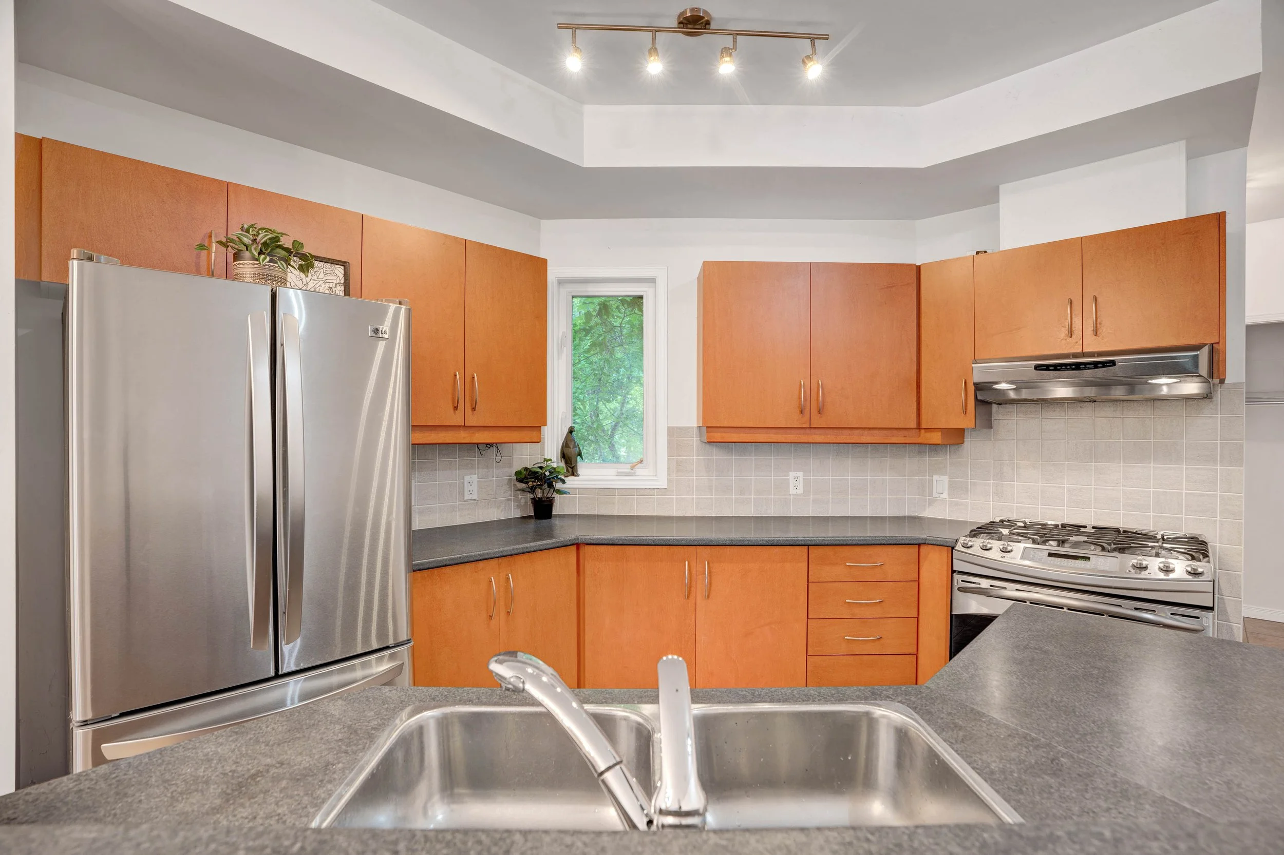 292 London Terrace-21.jpg