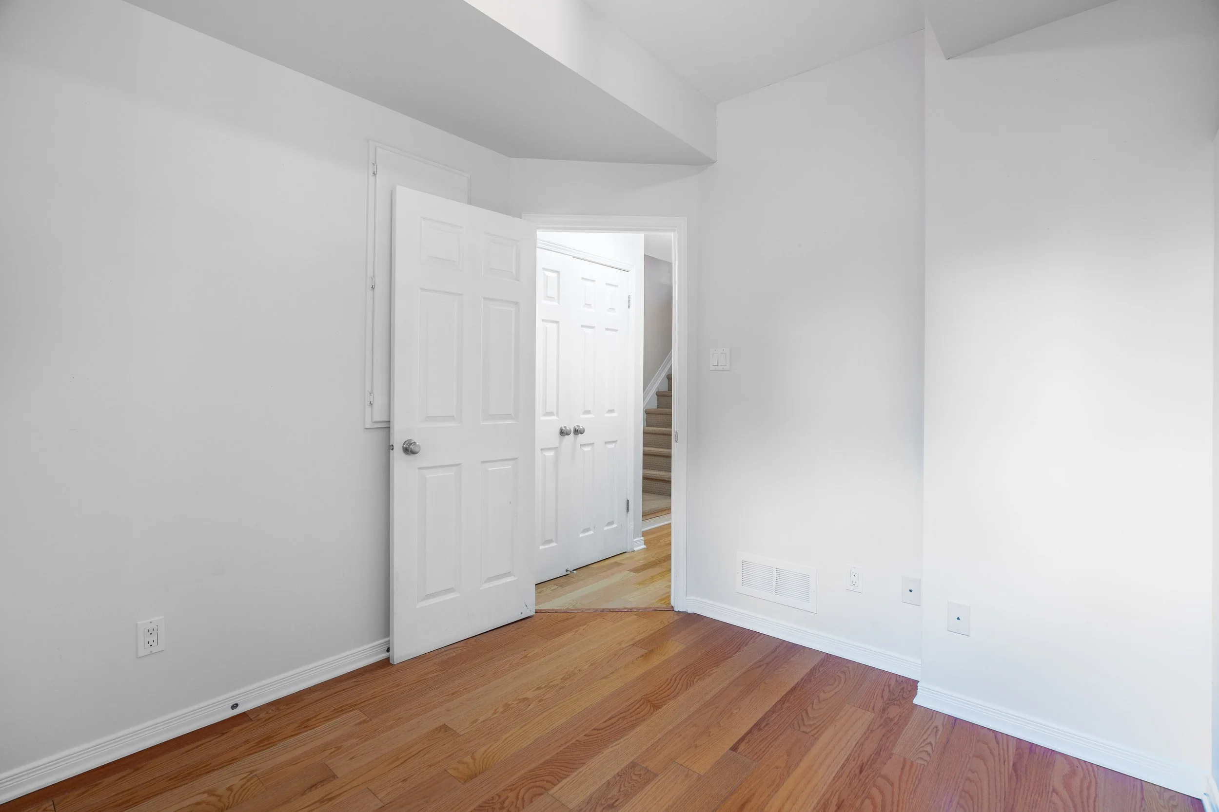 292 London Terrace-37.jpg