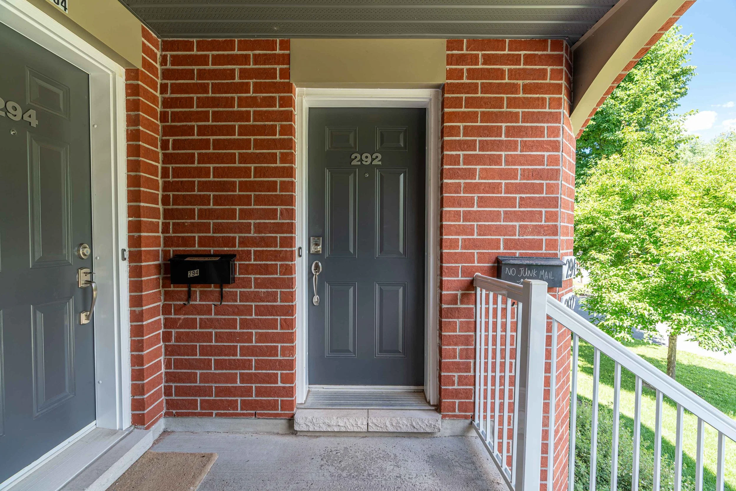 292 London Terrace-15.jpg