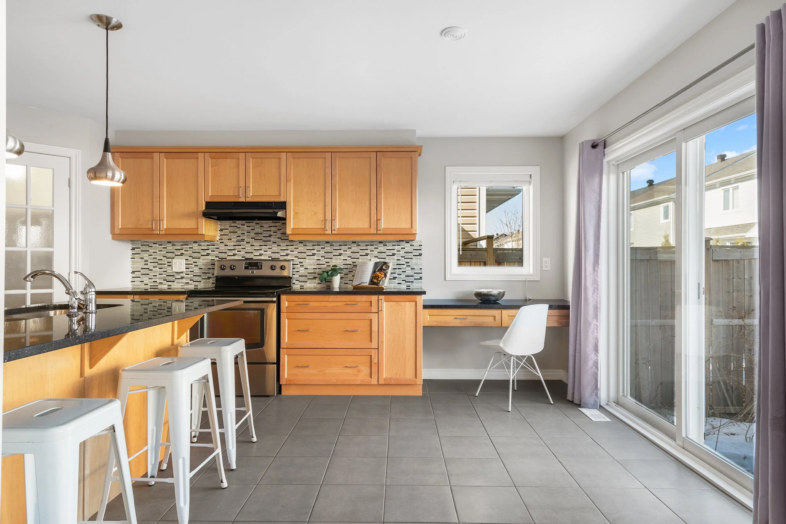 256RivertreeSt048.JPG