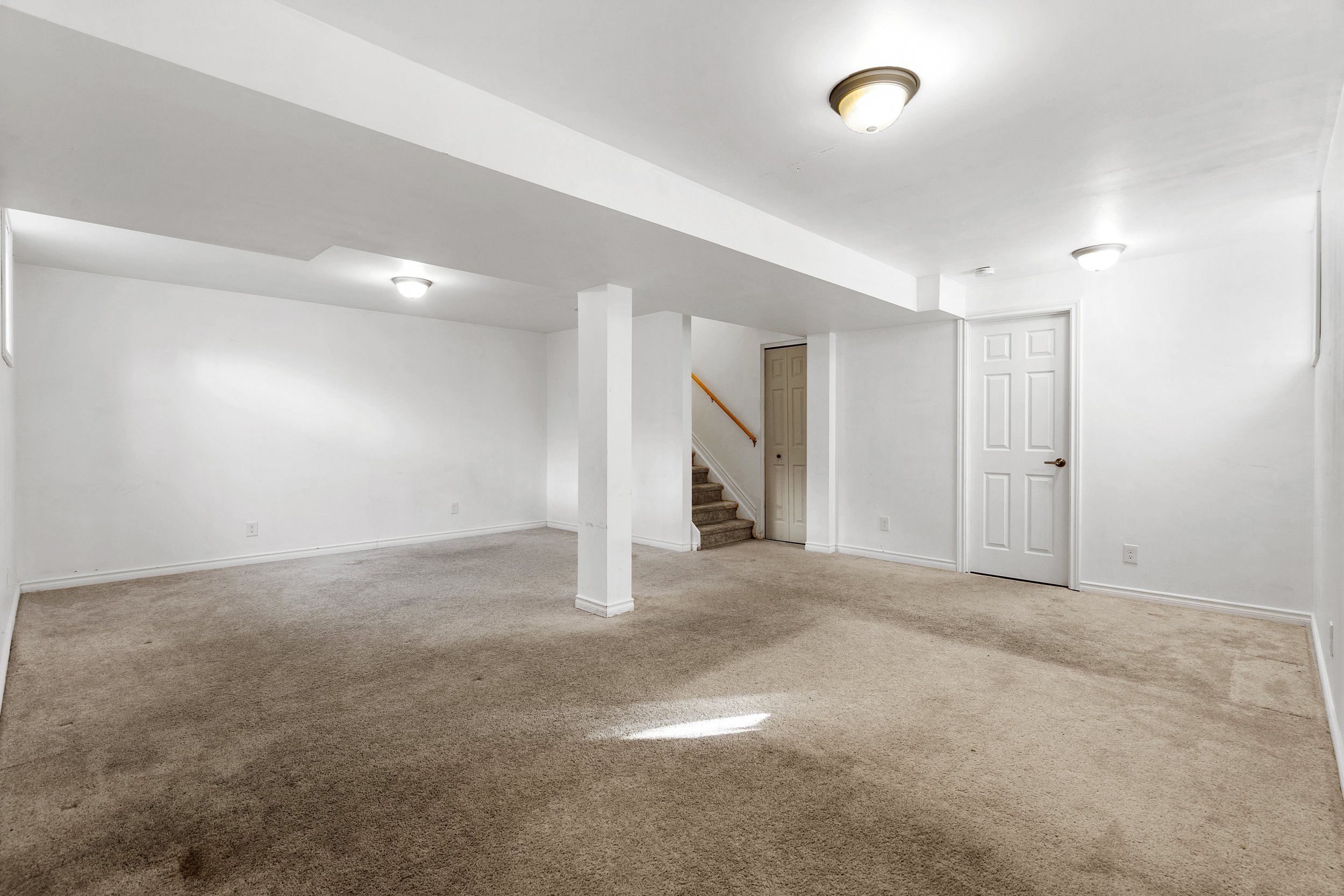 256RivertreeSt135.JPG