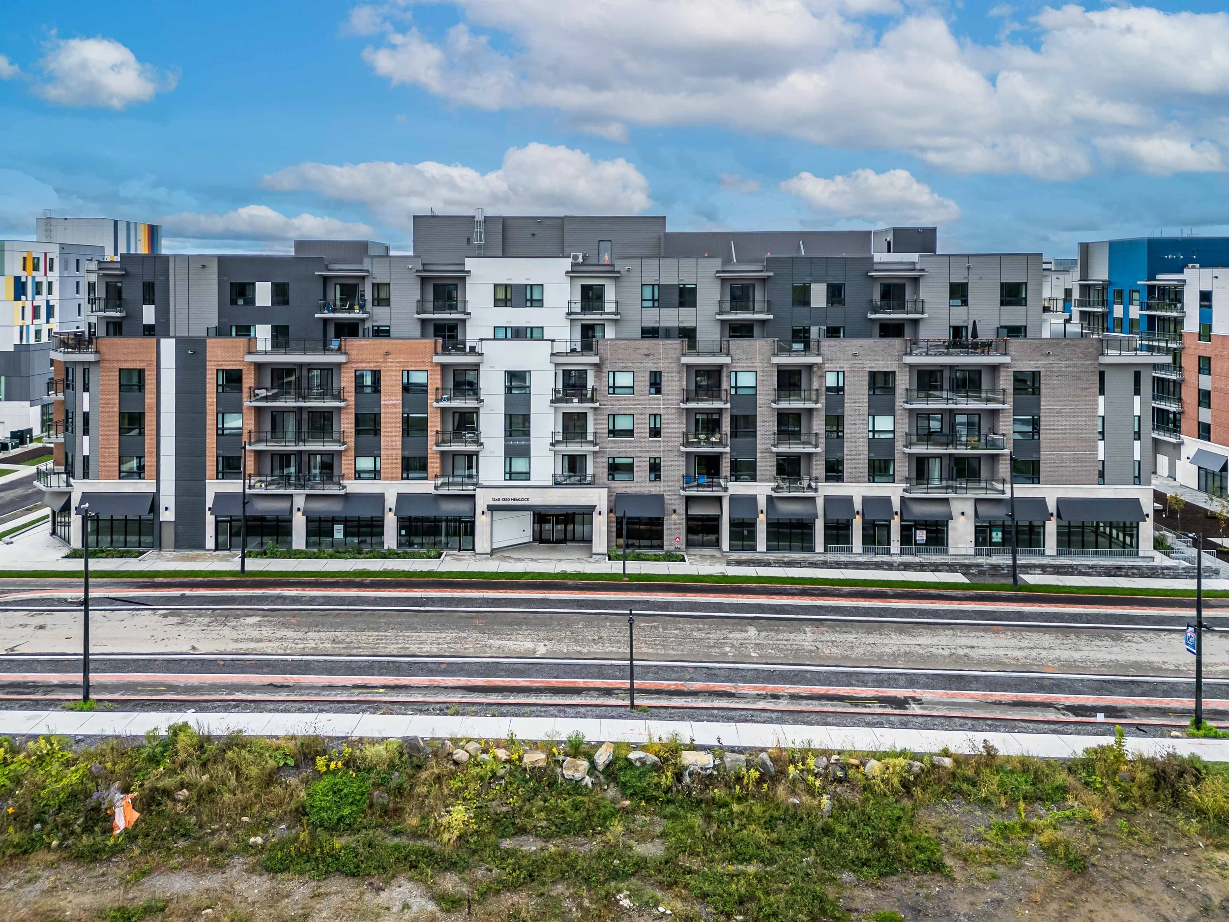 SOLD | 219-1350 HEMLOCK