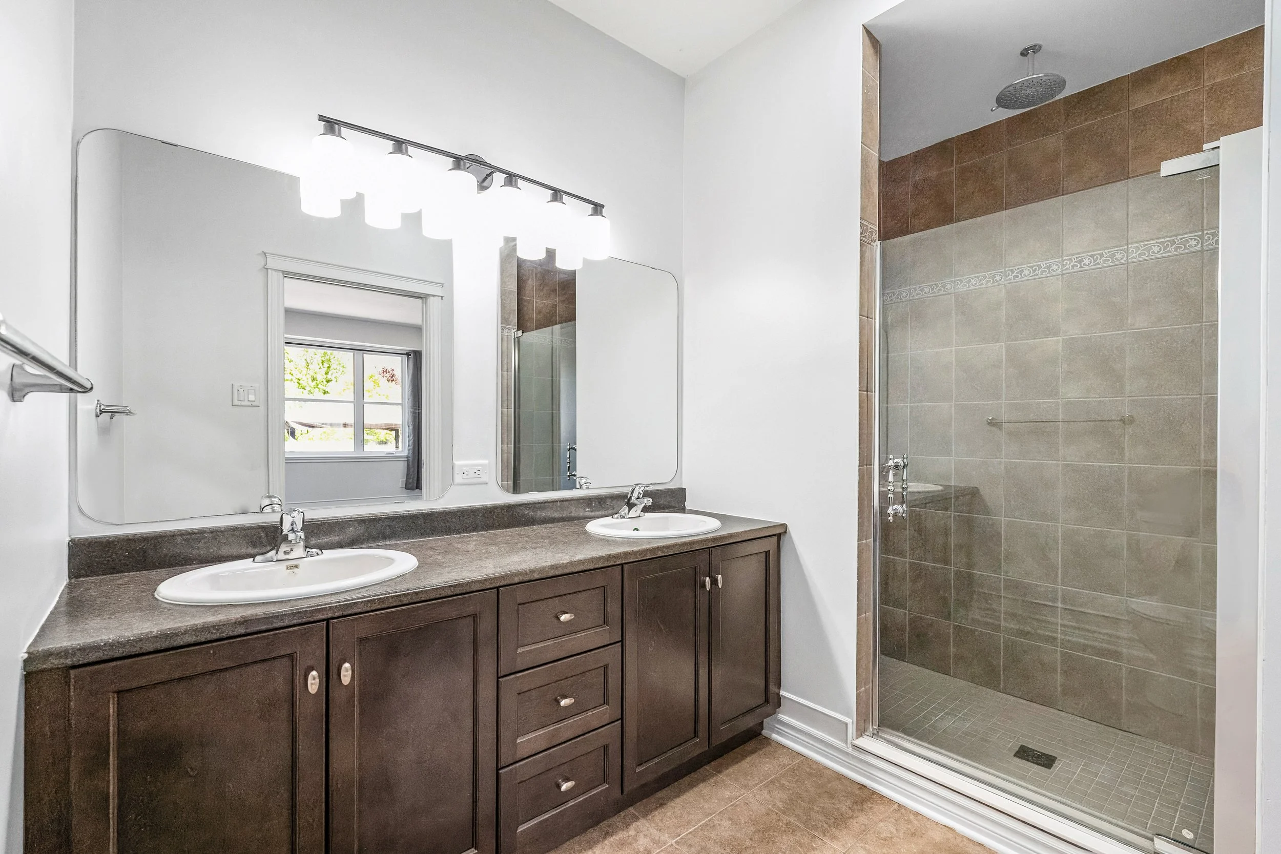 43 Claridge Dr_082-topazz.jpg