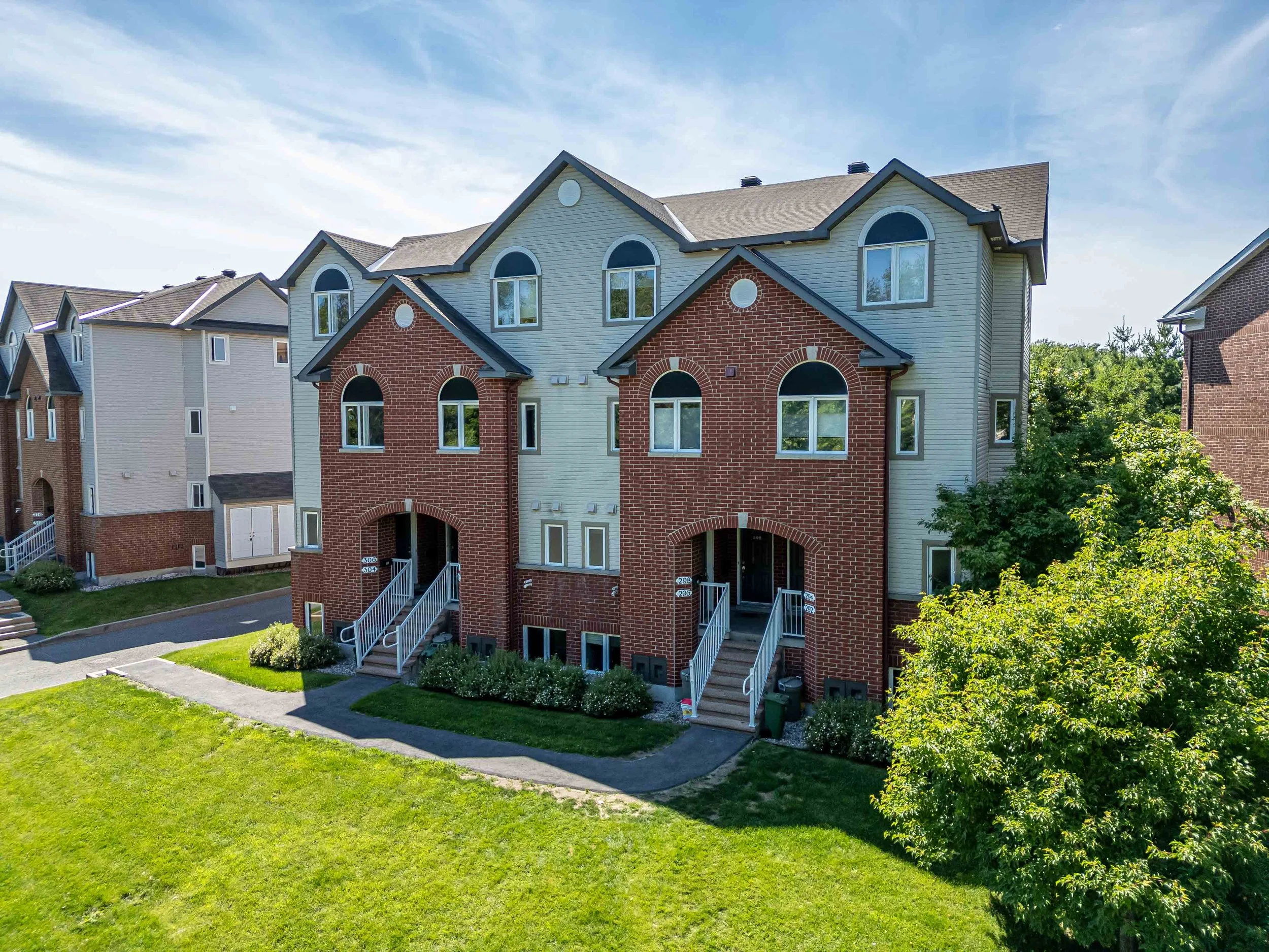 FOR RENT | 292 LONDON TERRACE