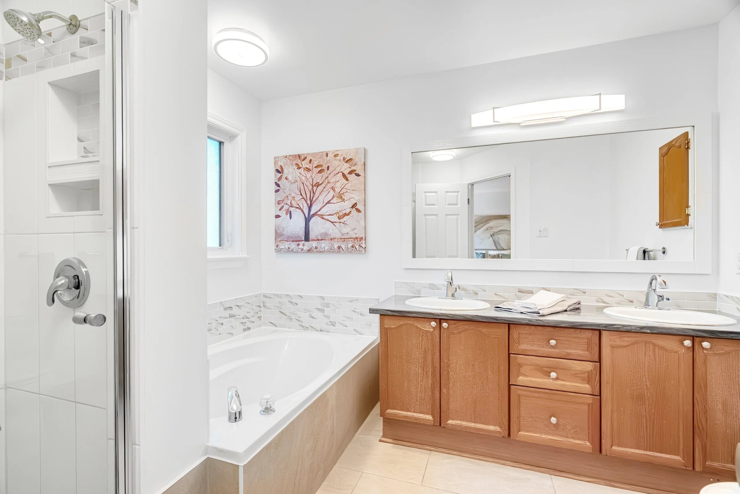 191ThornburryCres_121.jpg