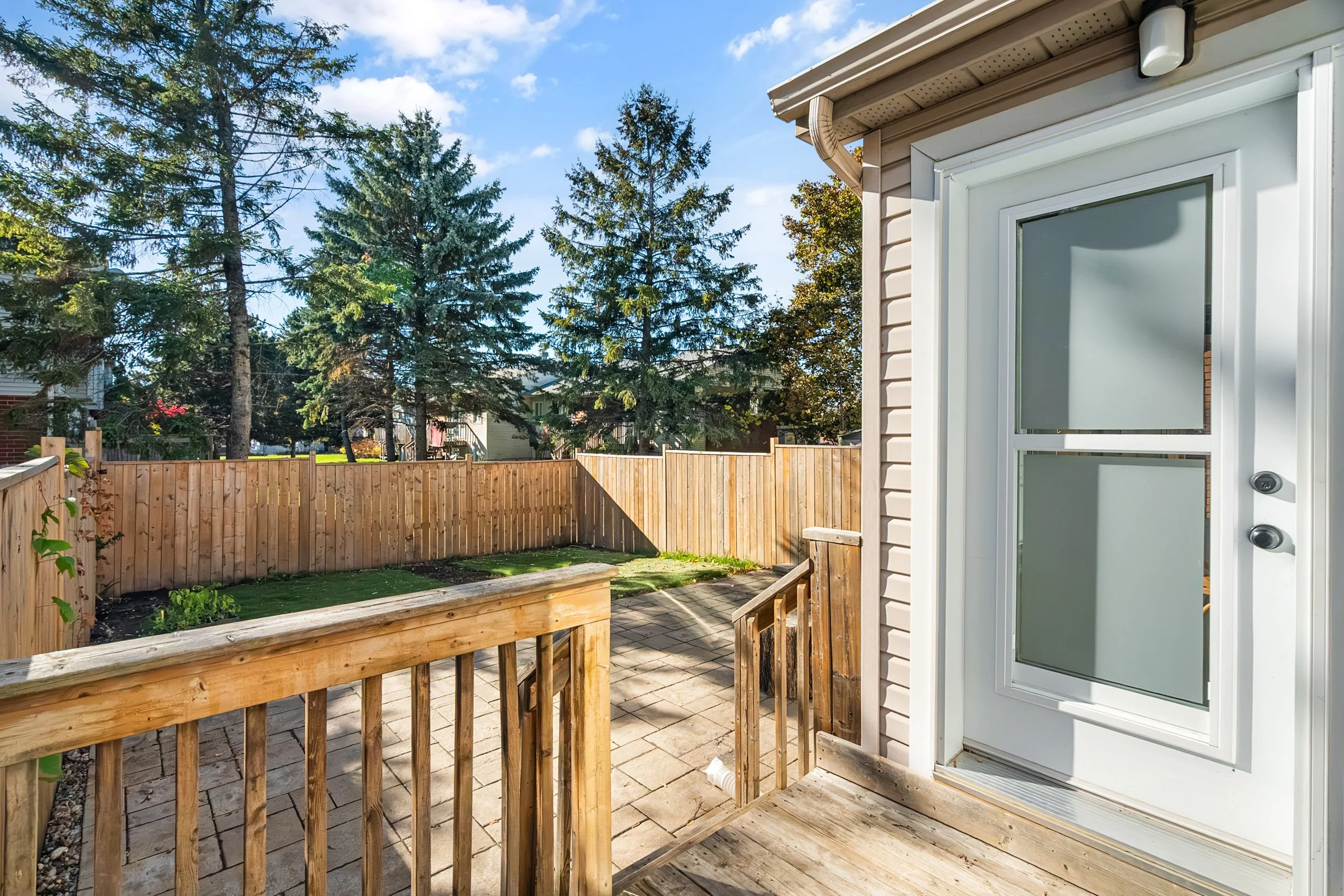 191ThornburryCres_180.jpg