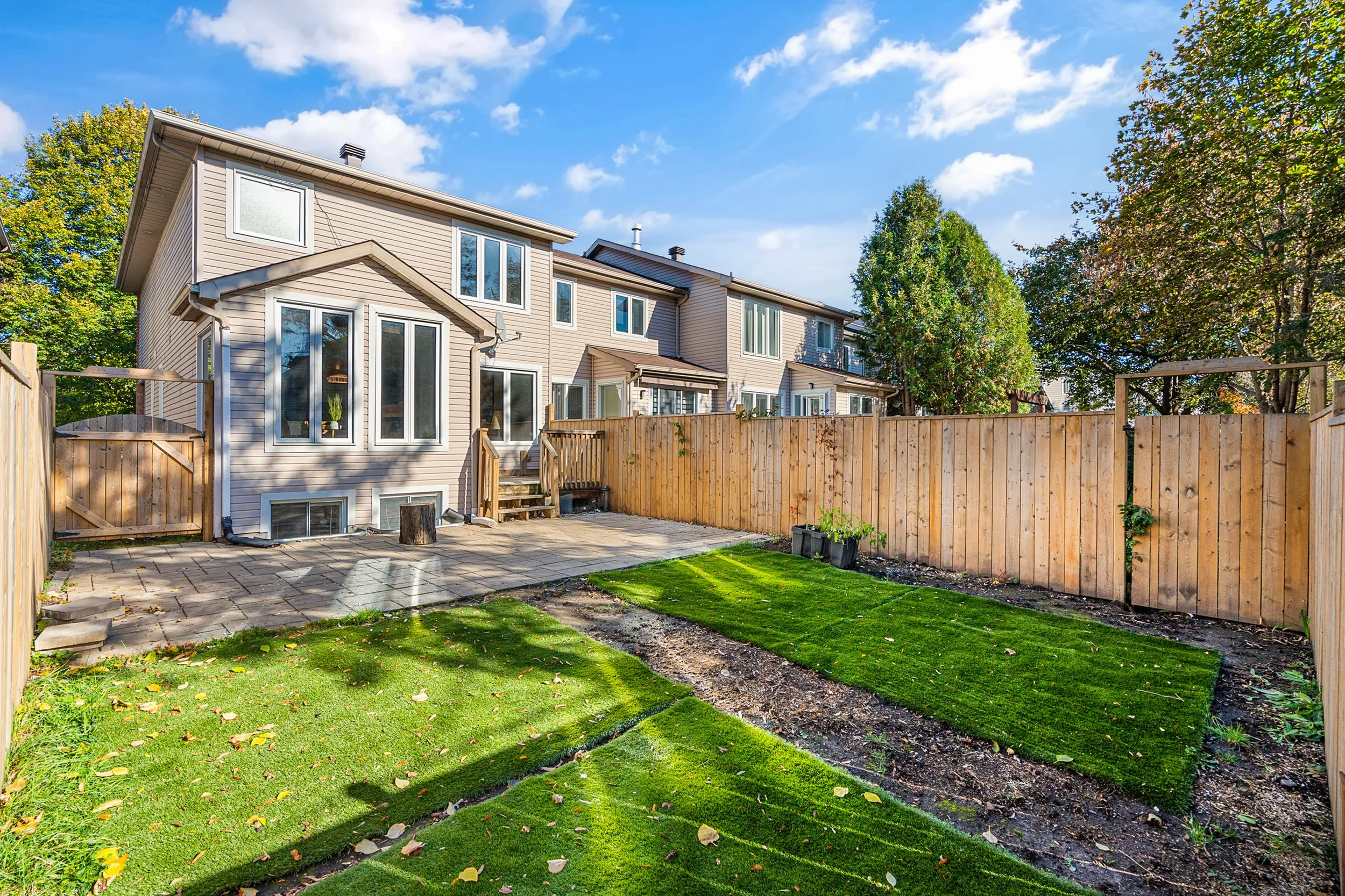 191ThornburryCres_186.jpg