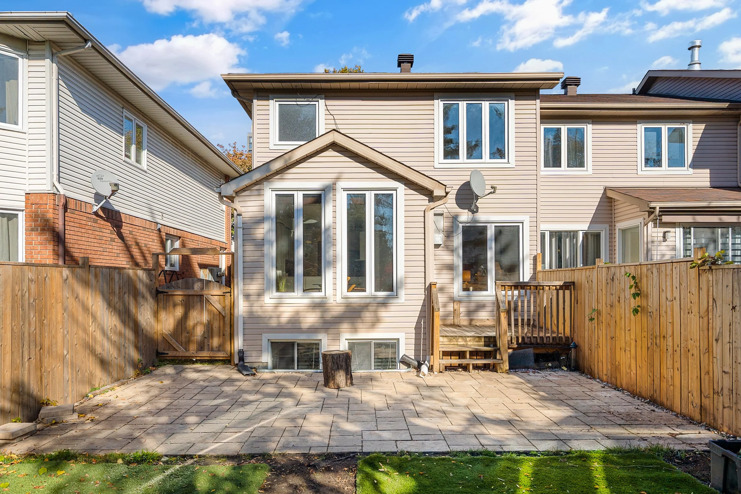 191ThornburryCres_192.jpg
