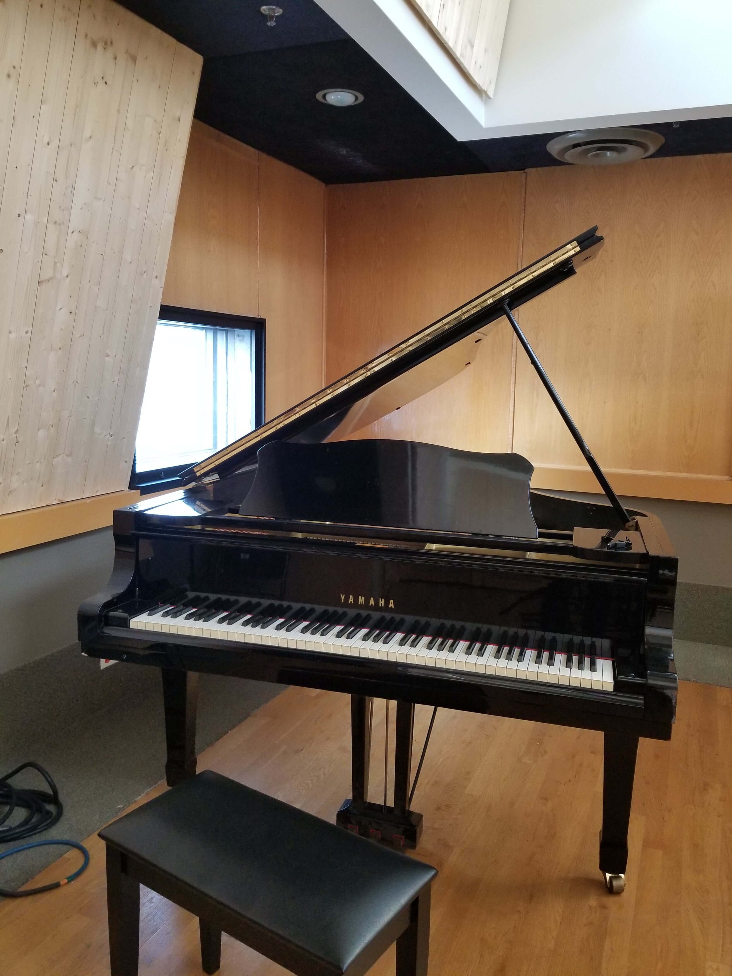 yamaha c7 piano studio a.jpg