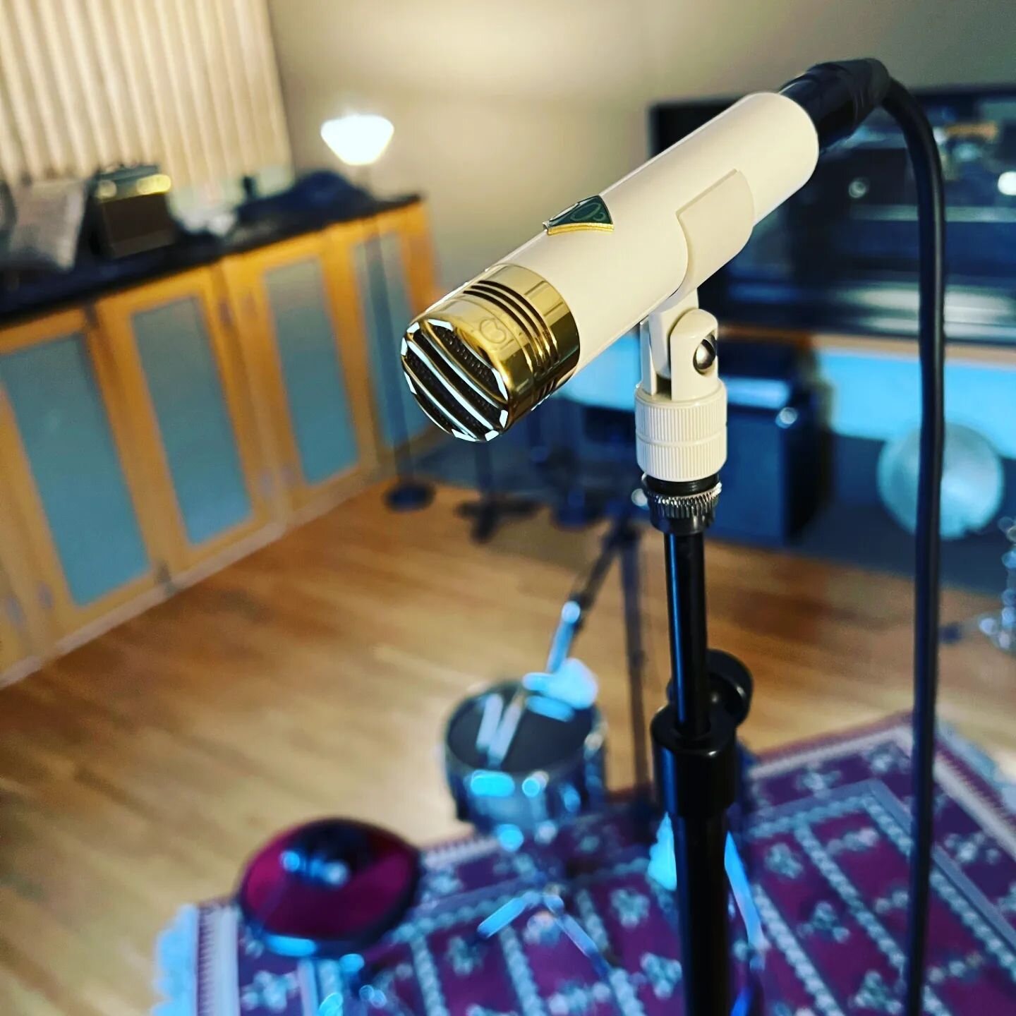&quot;We recently acquired these @soyuzmicrophones FET 013. They are wonderfully detailed small diaphragm condenser mics with full lows and smooth but exciting highs. We love them on drum overheads, cymbals, acoustic guitar&hellip; and frankly anythi