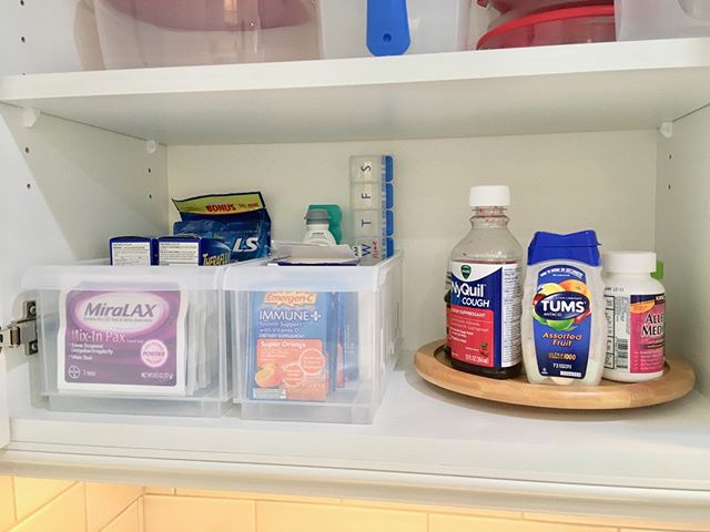 Cold and flu season is upon us 🤧Have relief at hand with a wellness station where all remedies are easily accessible. Kitchen, pantry or linen closet will all work- just try to keep medicines away from the steamy bathroom!
