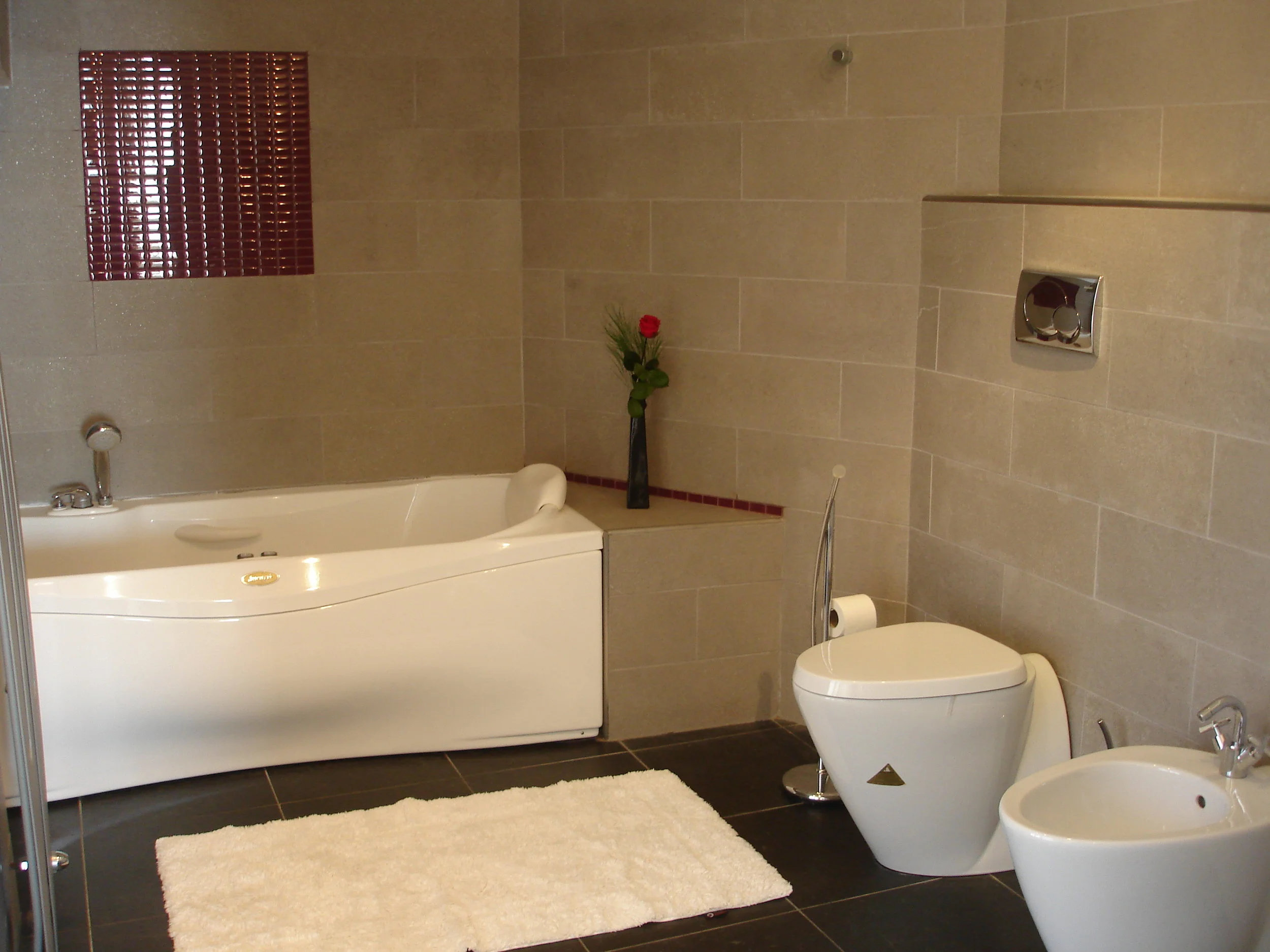 Bedroom 3 bathroom.JPG