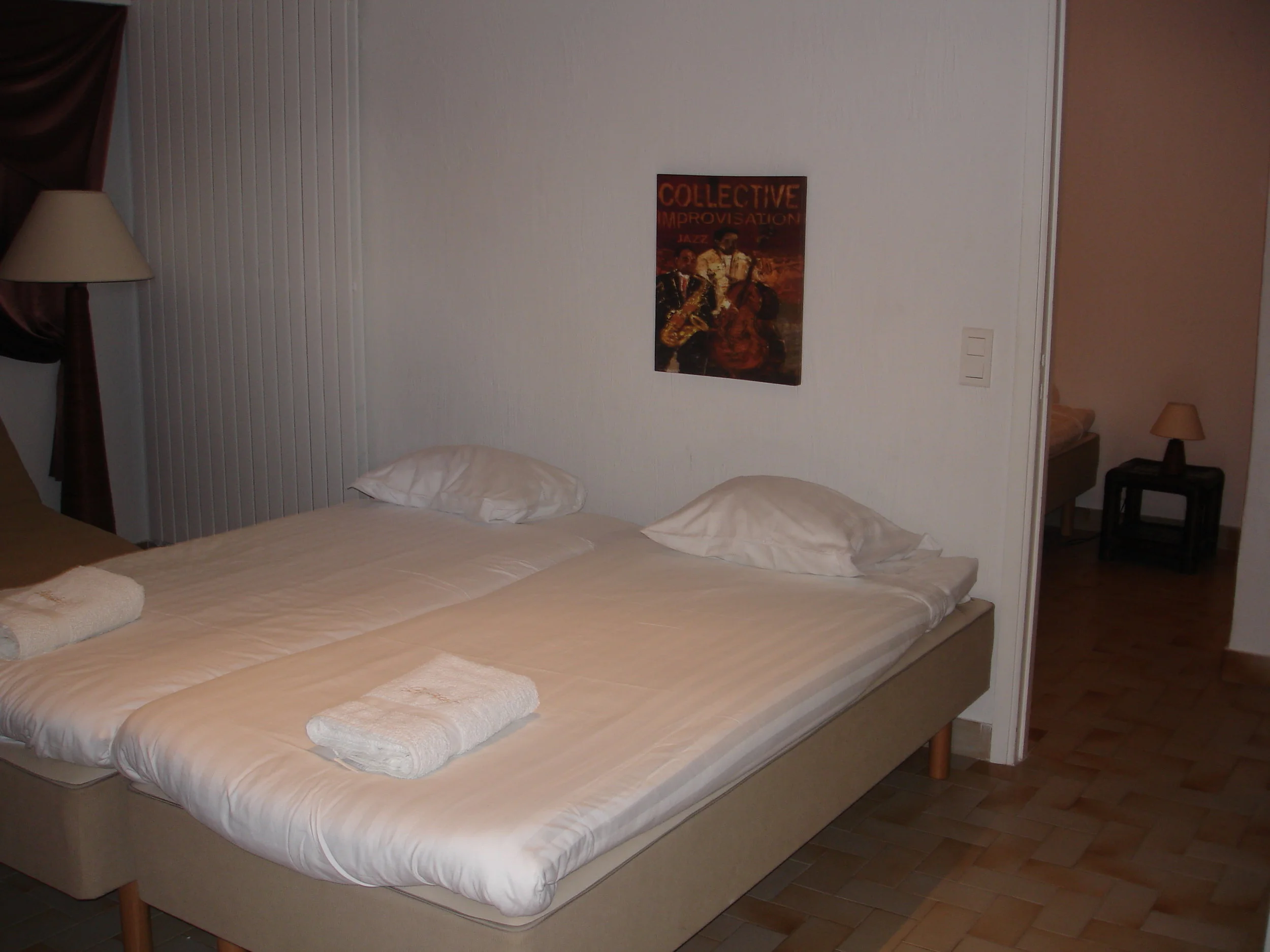 Garden house bedroom 1.JPG