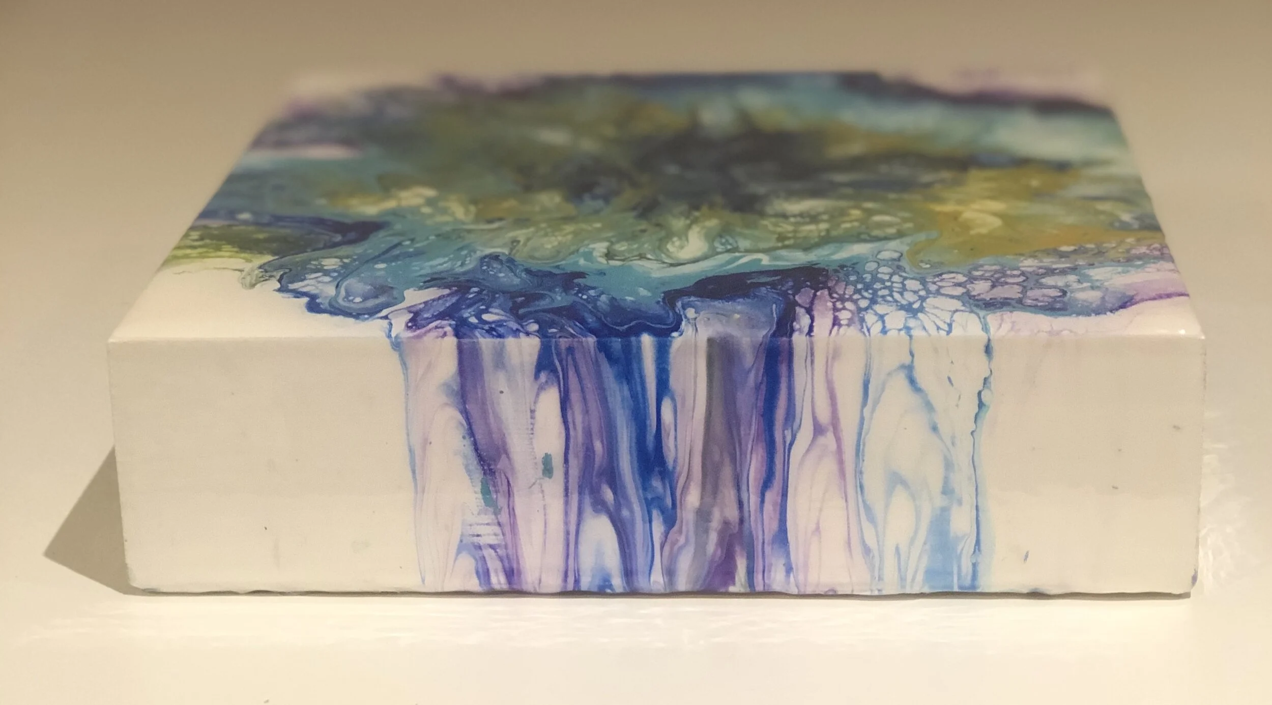 Impact Acrylic pour abstract green white blue turquoise reflection shine floetrol oil facade right drip