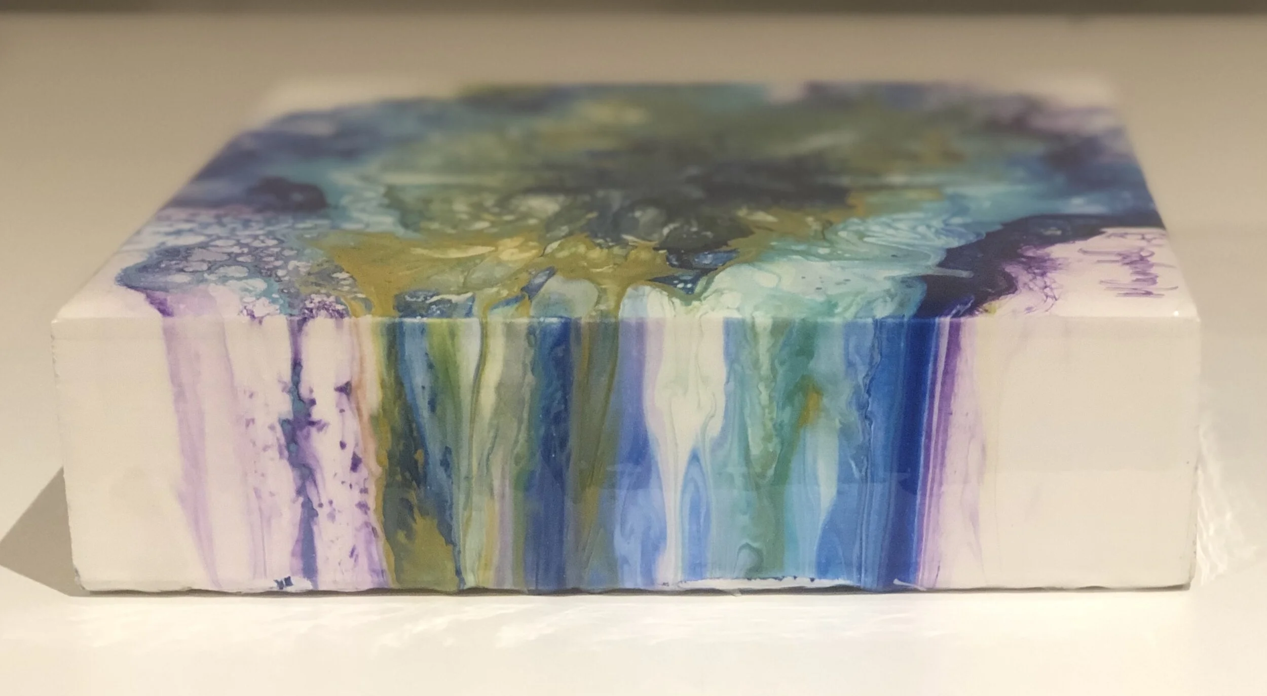 Impact Acrylic pour abstract green white blue turquoise reflection shine floetrol oil facade left drip
