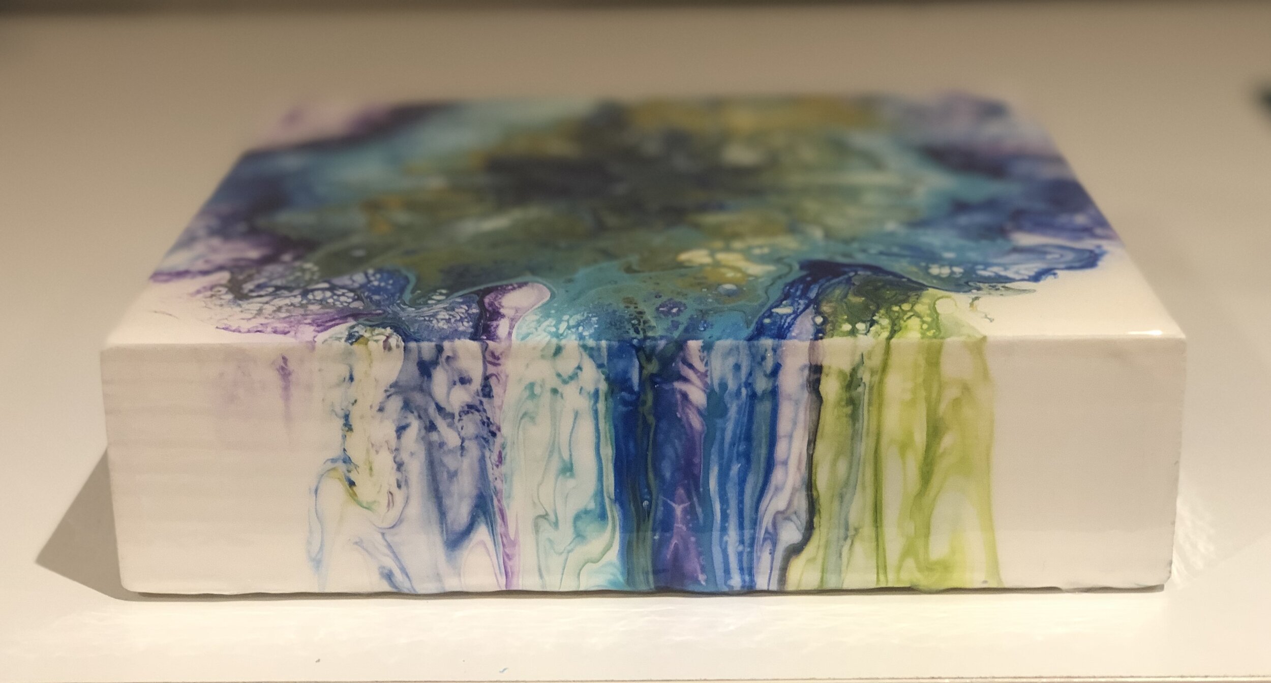 Impact Acrylic pour abstract green white blue turquoise reflection shine floetrol oil facade top drip