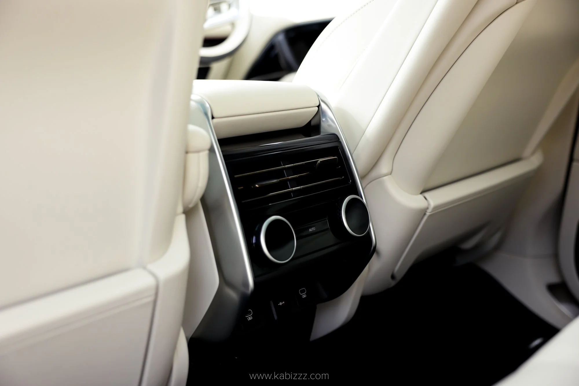 Land_rover_range_rover_2022_model_kabizzz_automotive_photography_7.jpg