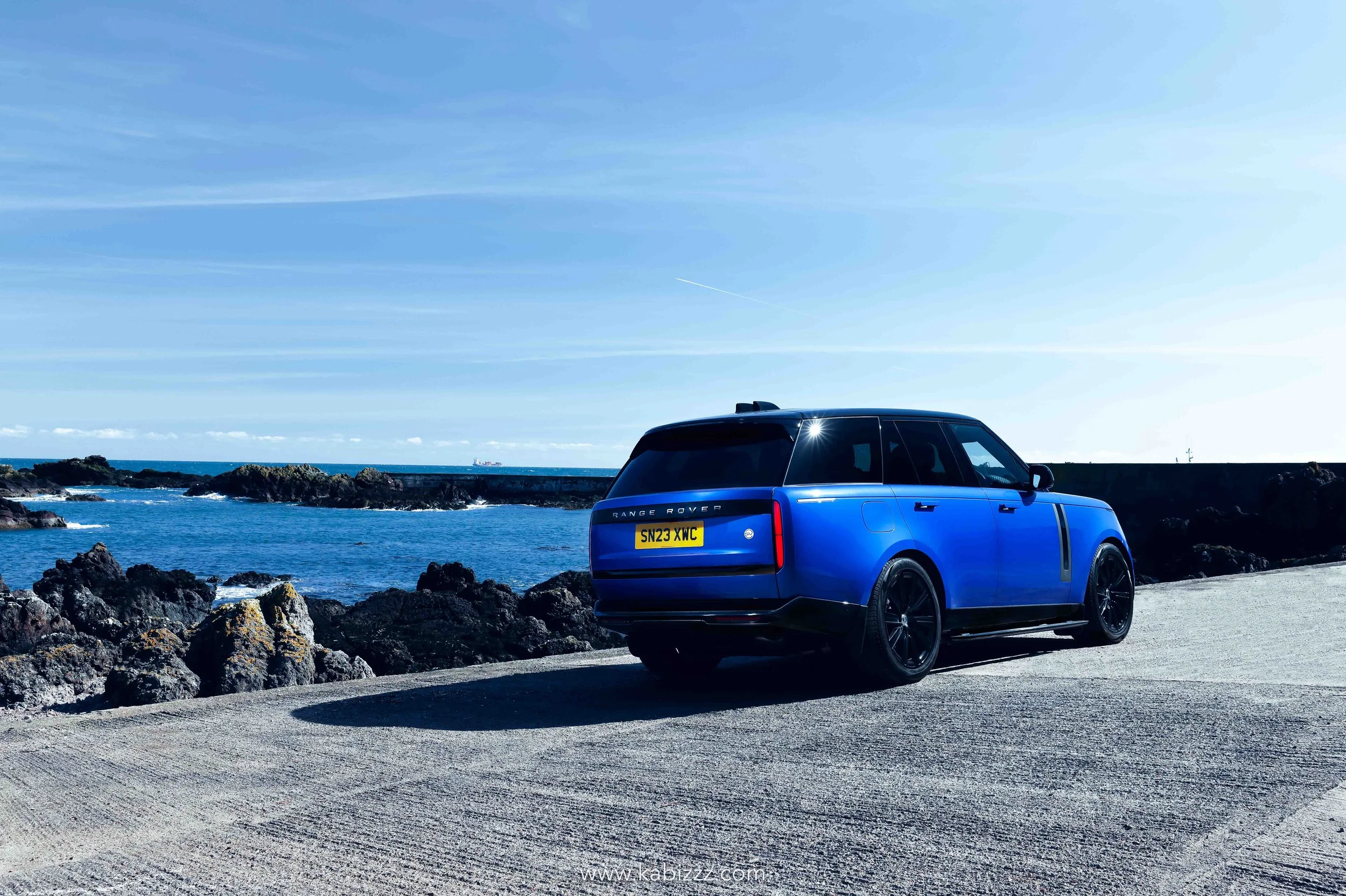 range_rover_blue_2023_kabizzz_automotive_photography-3.jpg