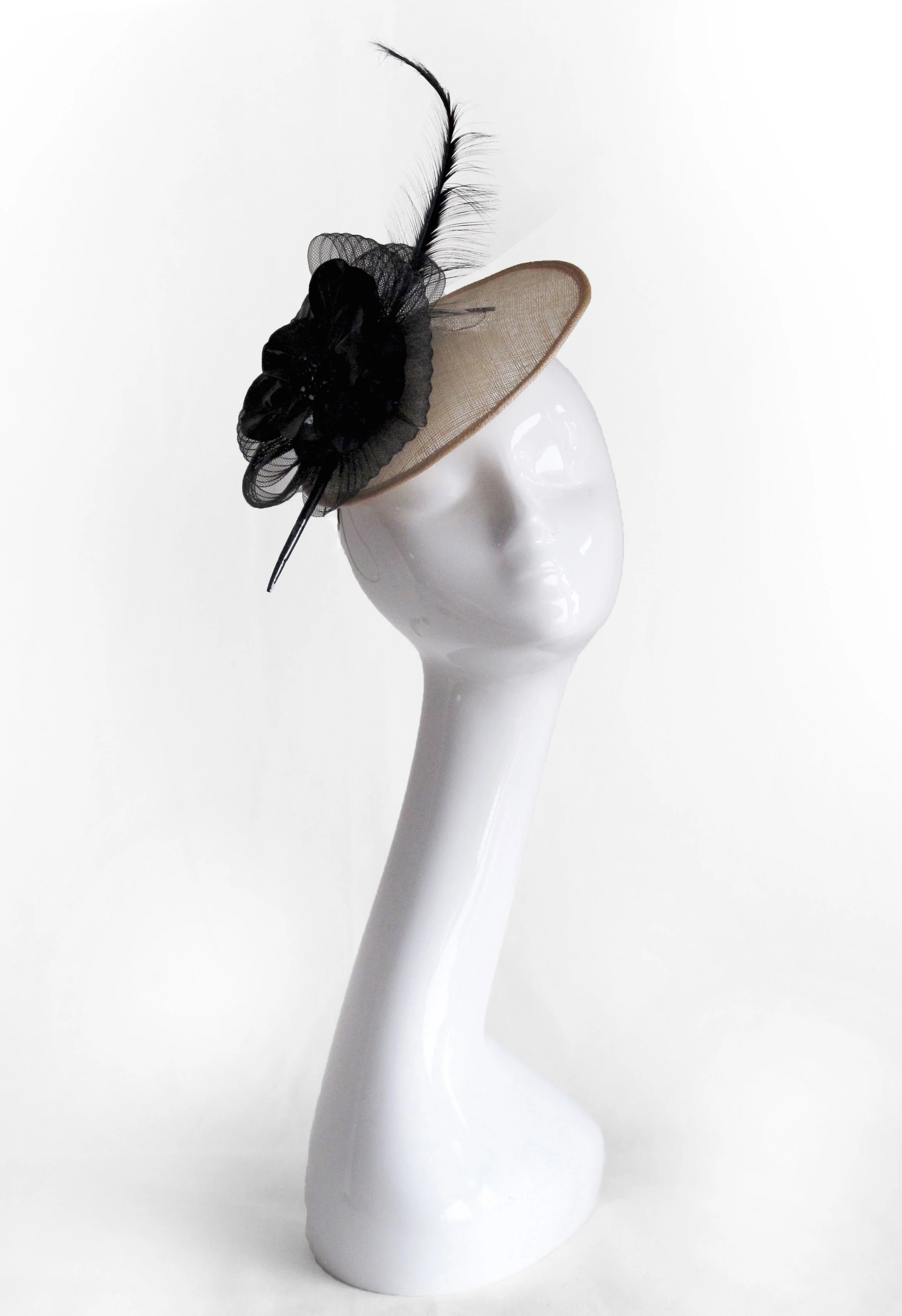 fascinatorbeige1.jpg