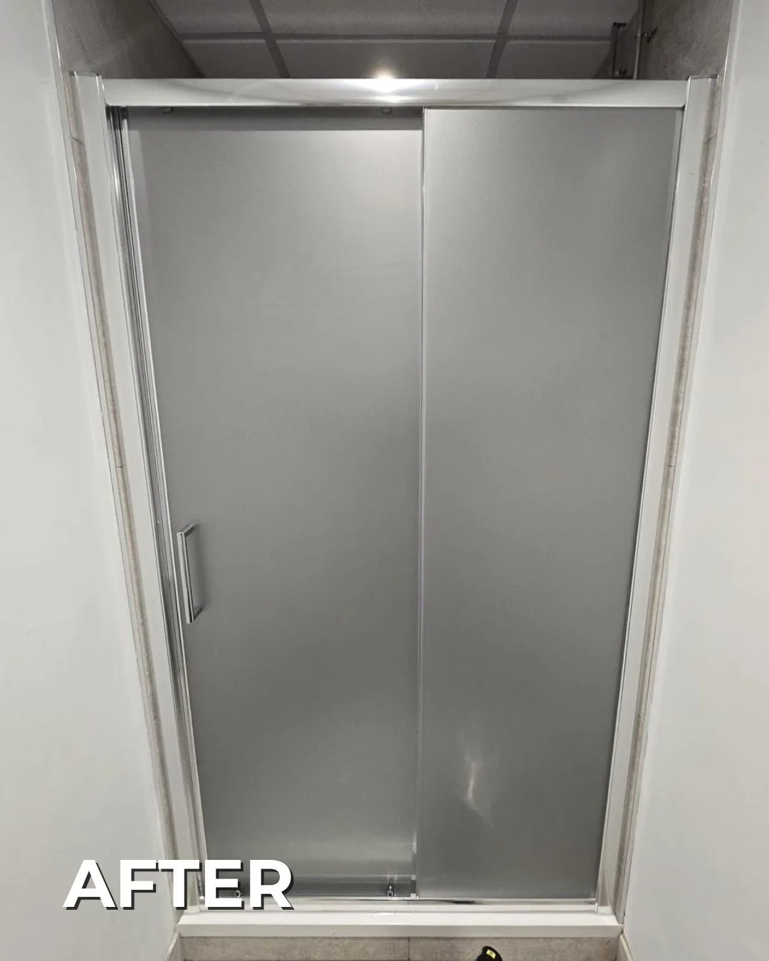 Installing #windowetchvinyl panels on the shower cubicles at this golf club gave the space a fresh, modern look while adding privacy and style.

It&rsquo;s amazing how a small change can make such a big difference!

If you&rsquo;re looking to refresh