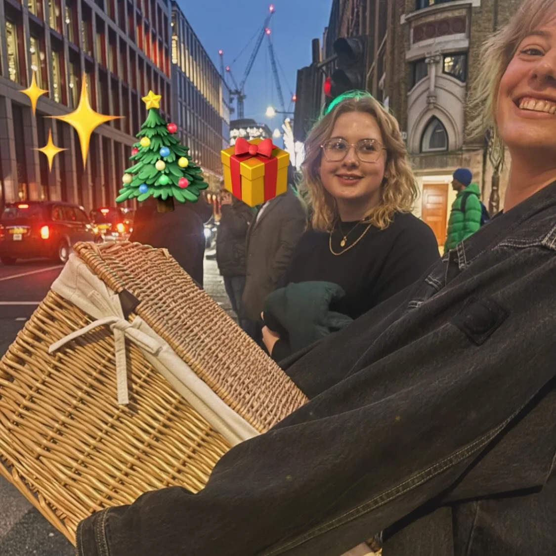 The faces you make when you win the Cooksongold Christmas Hamper! 🥳 
So many goodies 🌟 thank you @cooksongold 
❤️💚💛