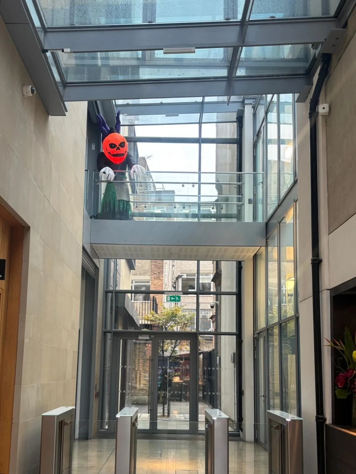 Something spooky has been stalking the halls of The Goldsmiths&rsquo; Centre this week&hellip; I wonder where it came from 🤔👻🎃
#halloween